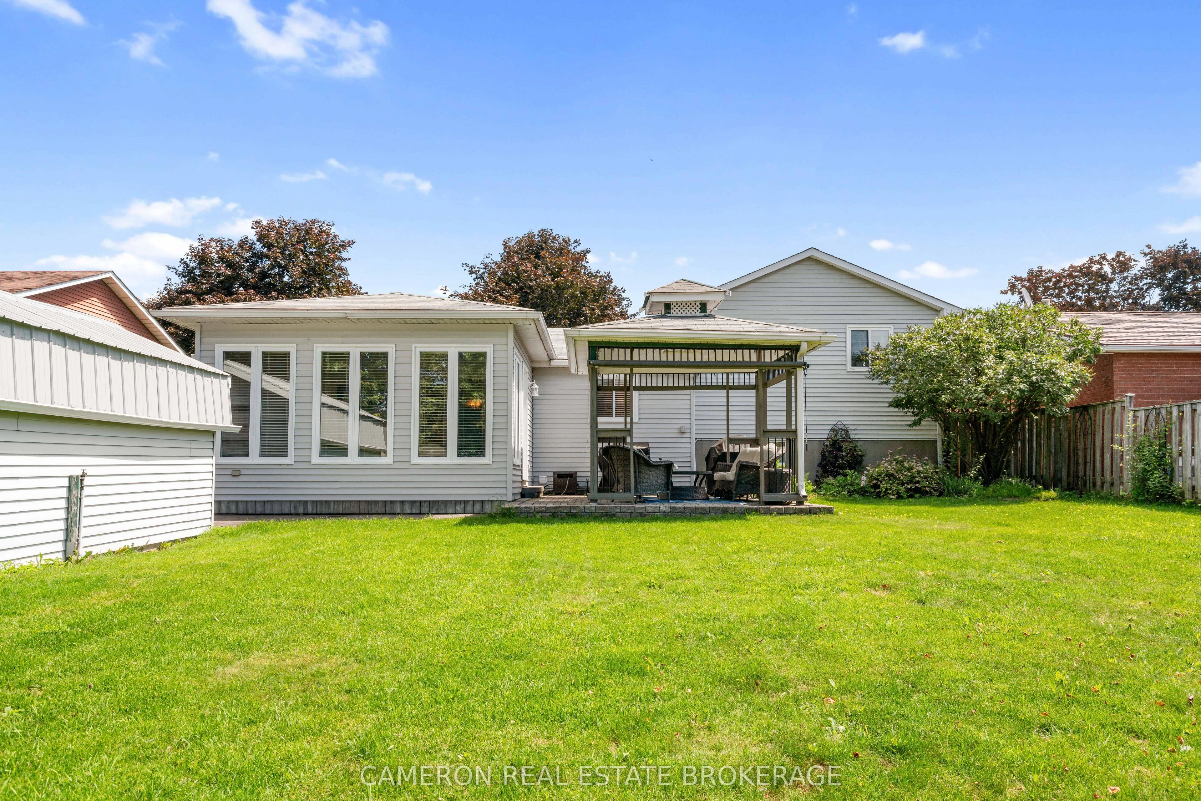 368 Angela Crescent