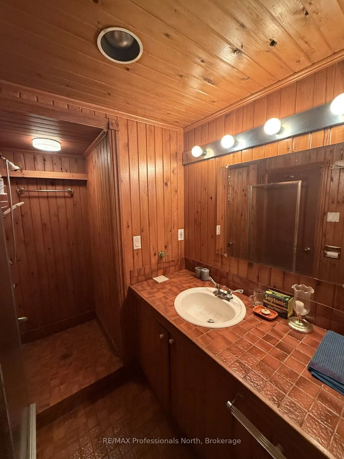 1019 Arrowhead Drive