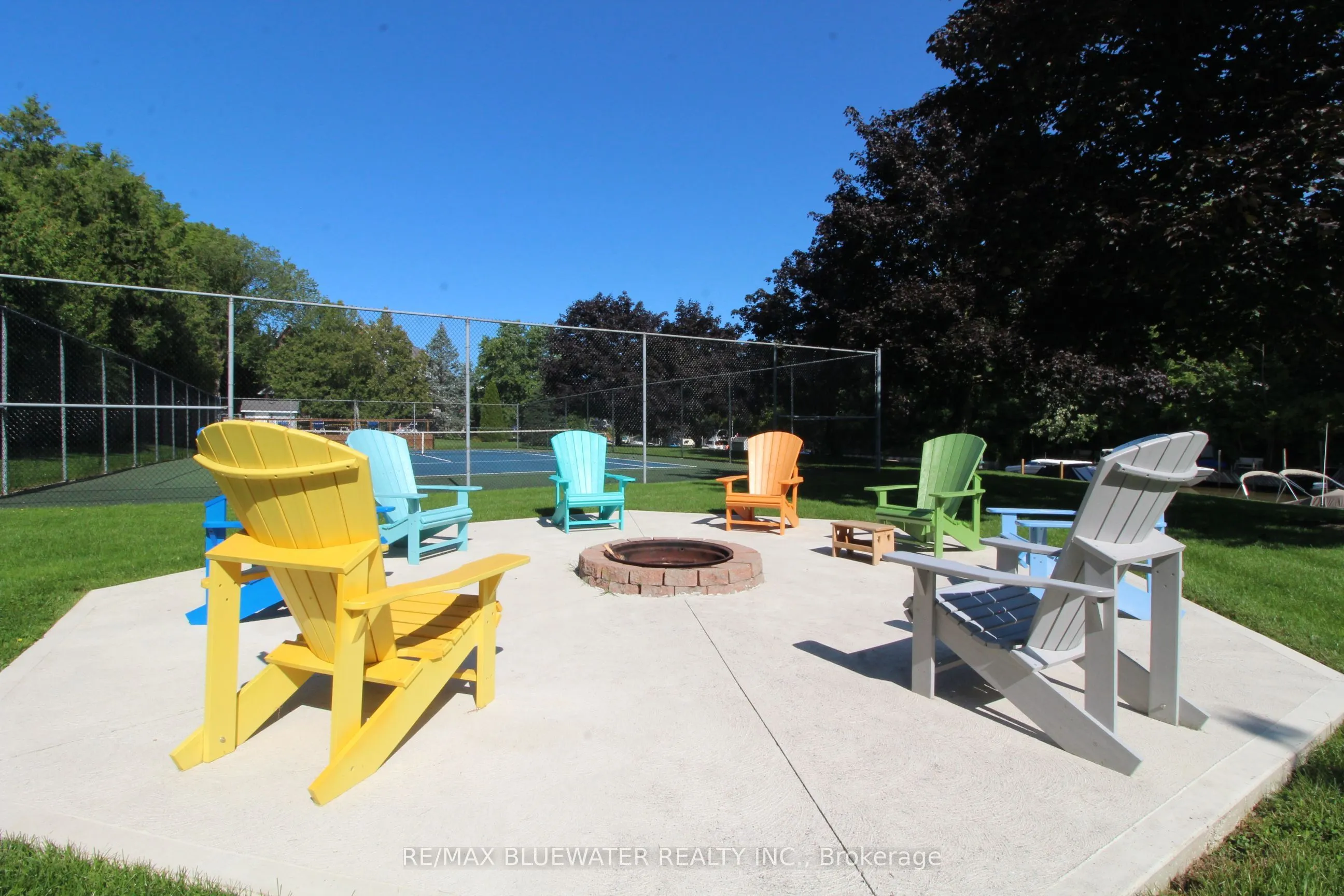 48 Ontario Street S #7