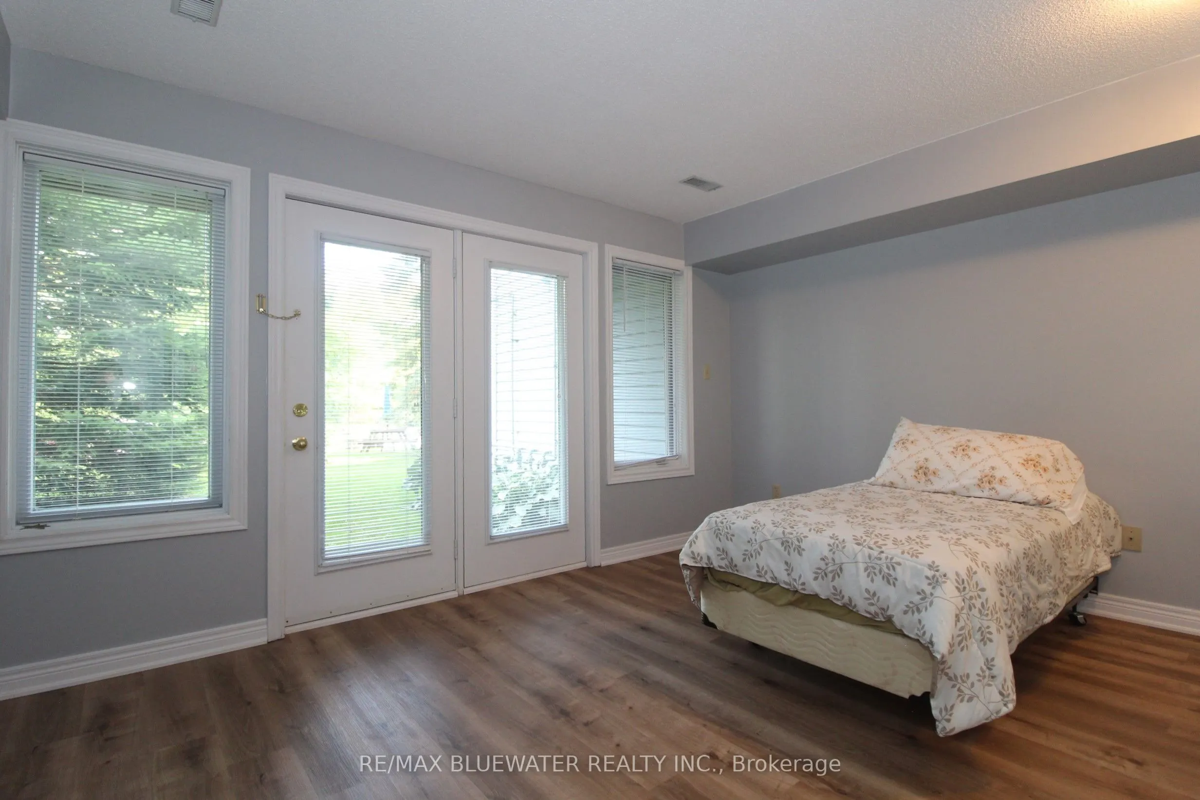 48 Ontario Street S #7