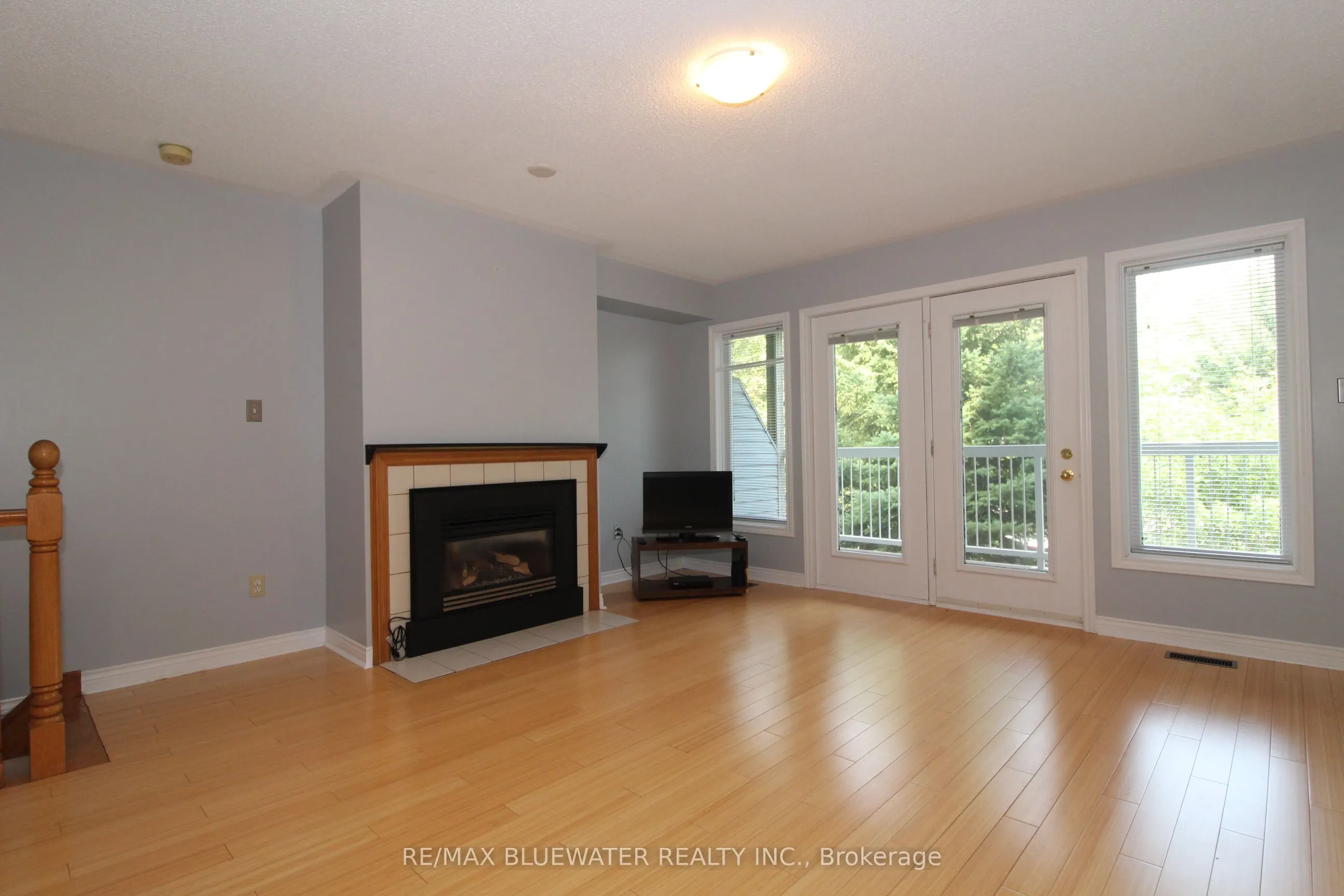 48 Ontario Street S #7