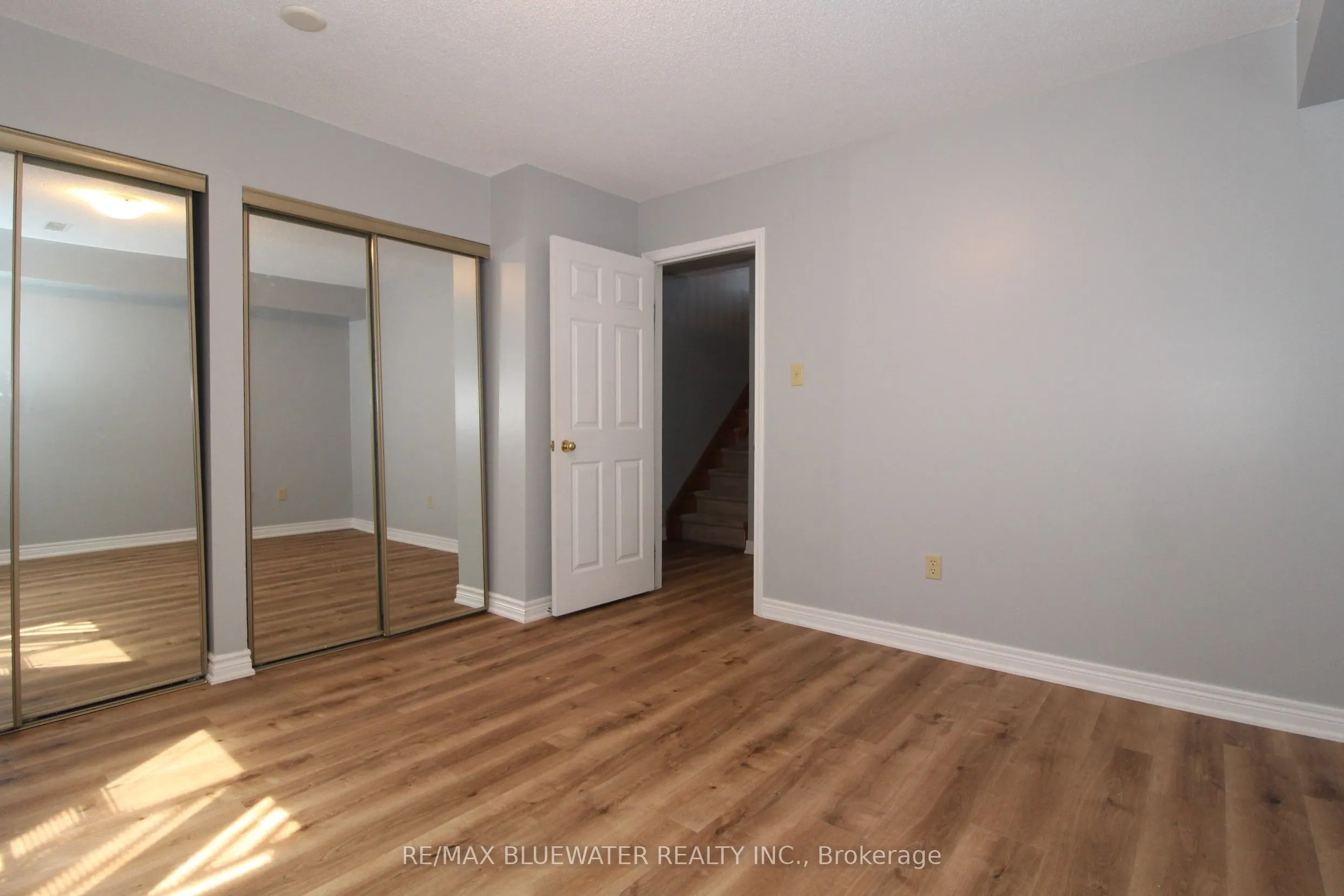 48 Ontario Street S #7
