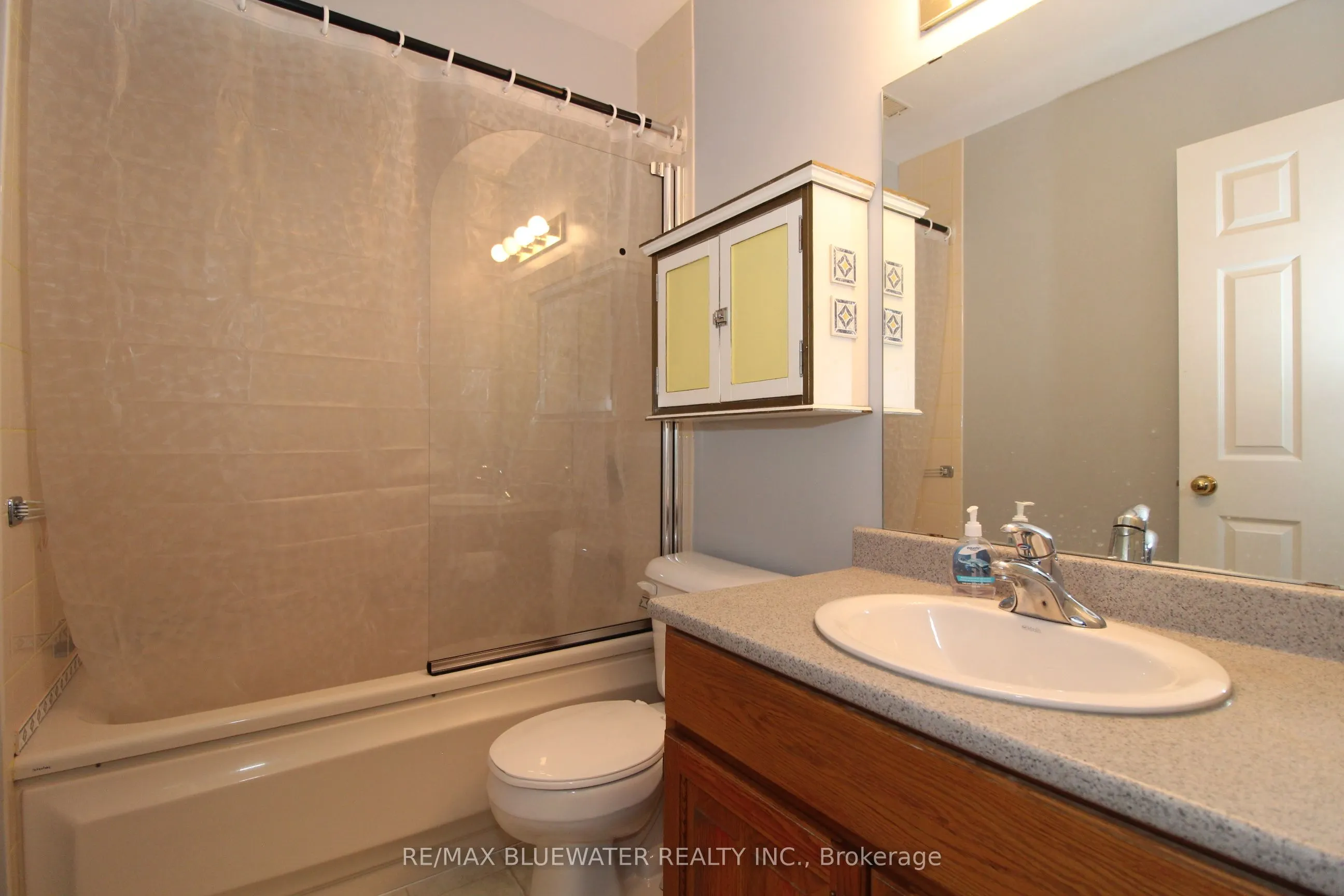 48 Ontario Street S #7