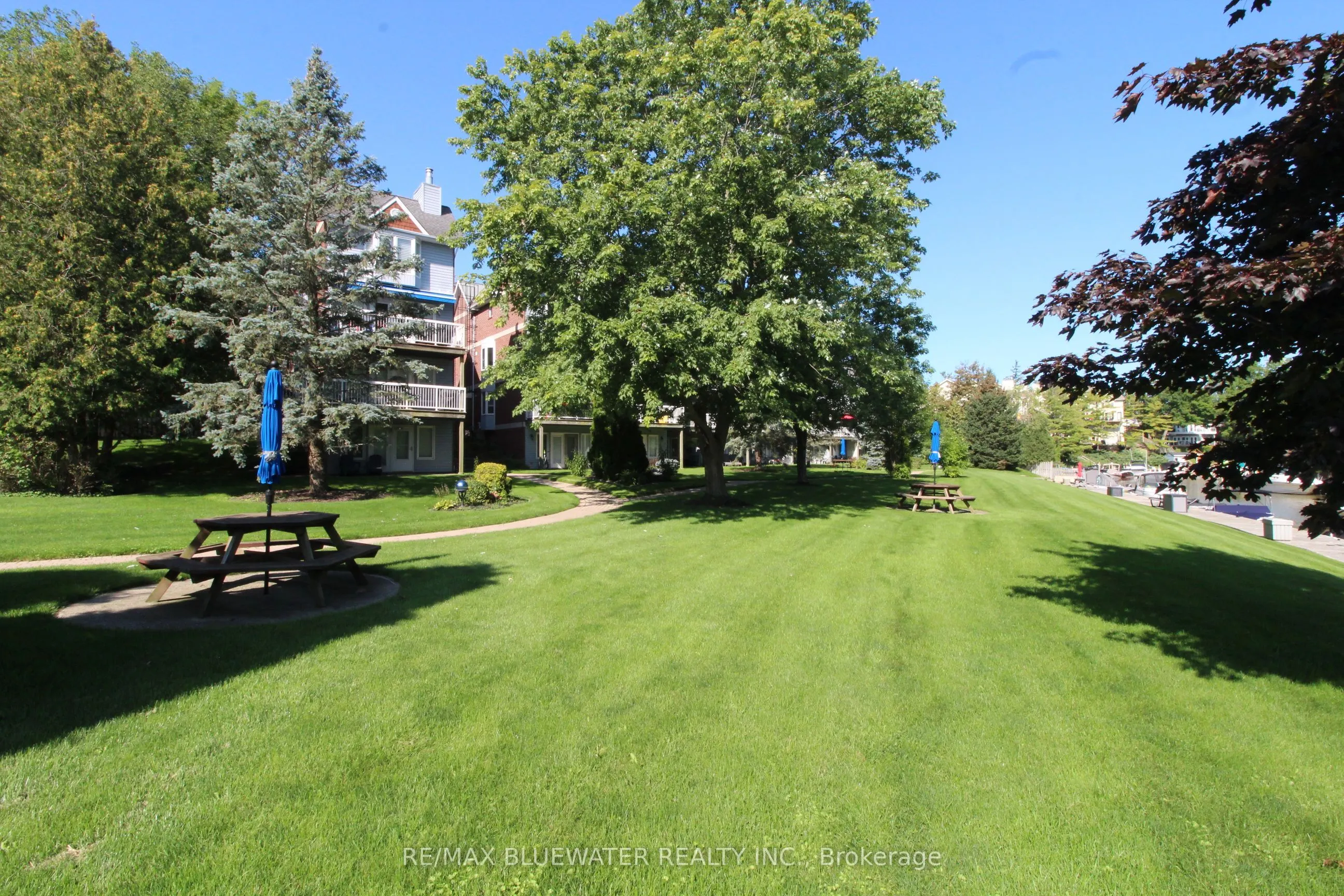 48 Ontario Street S #7