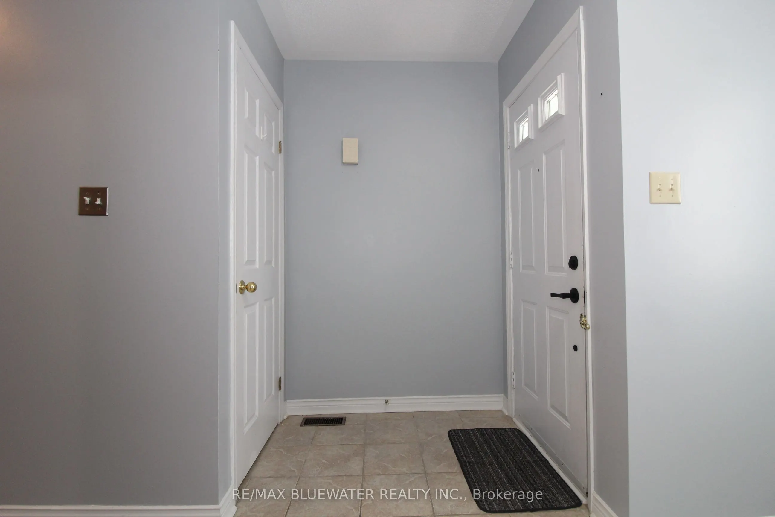 48 Ontario Street S #7