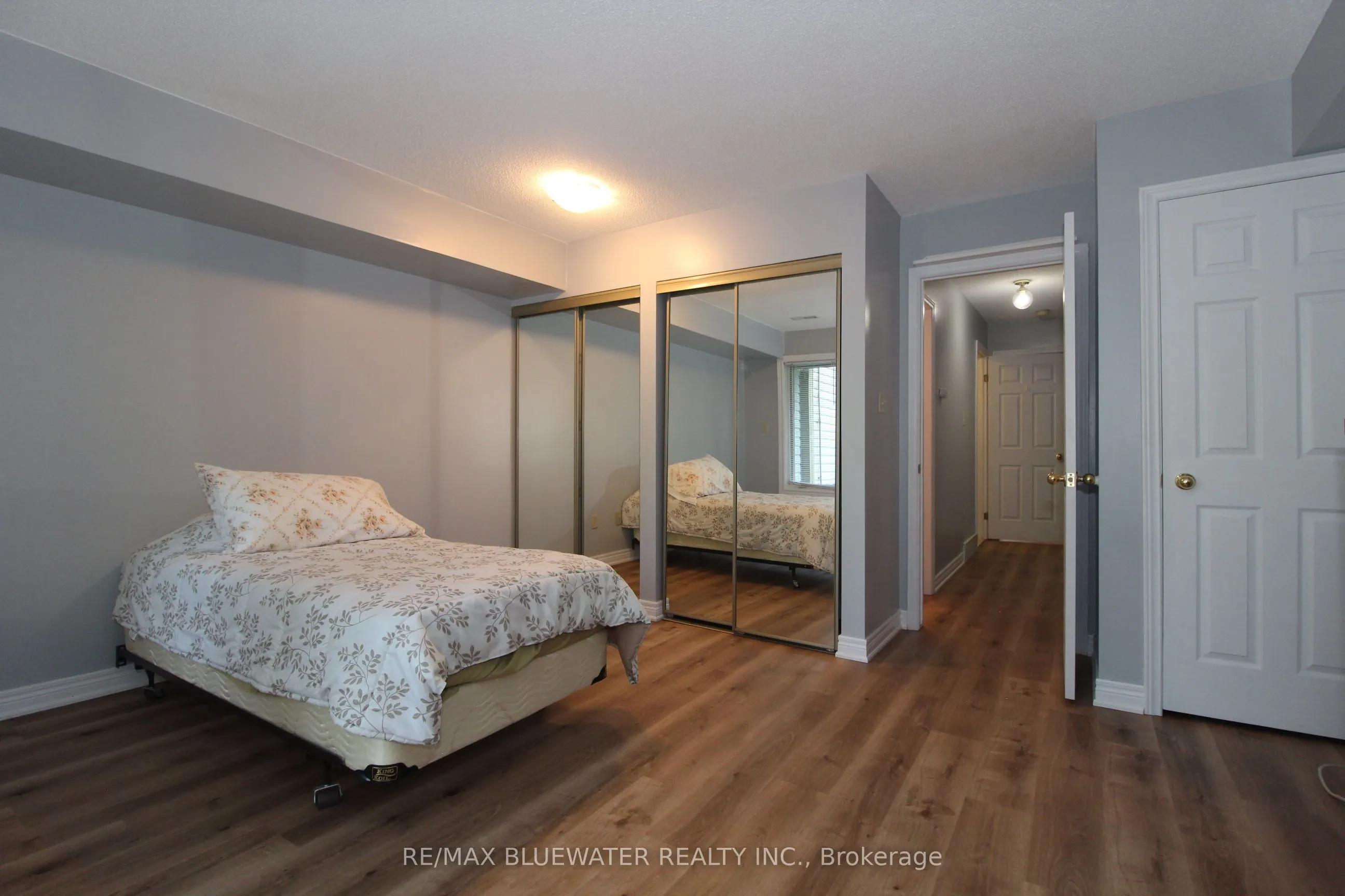 48 Ontario Street S #7