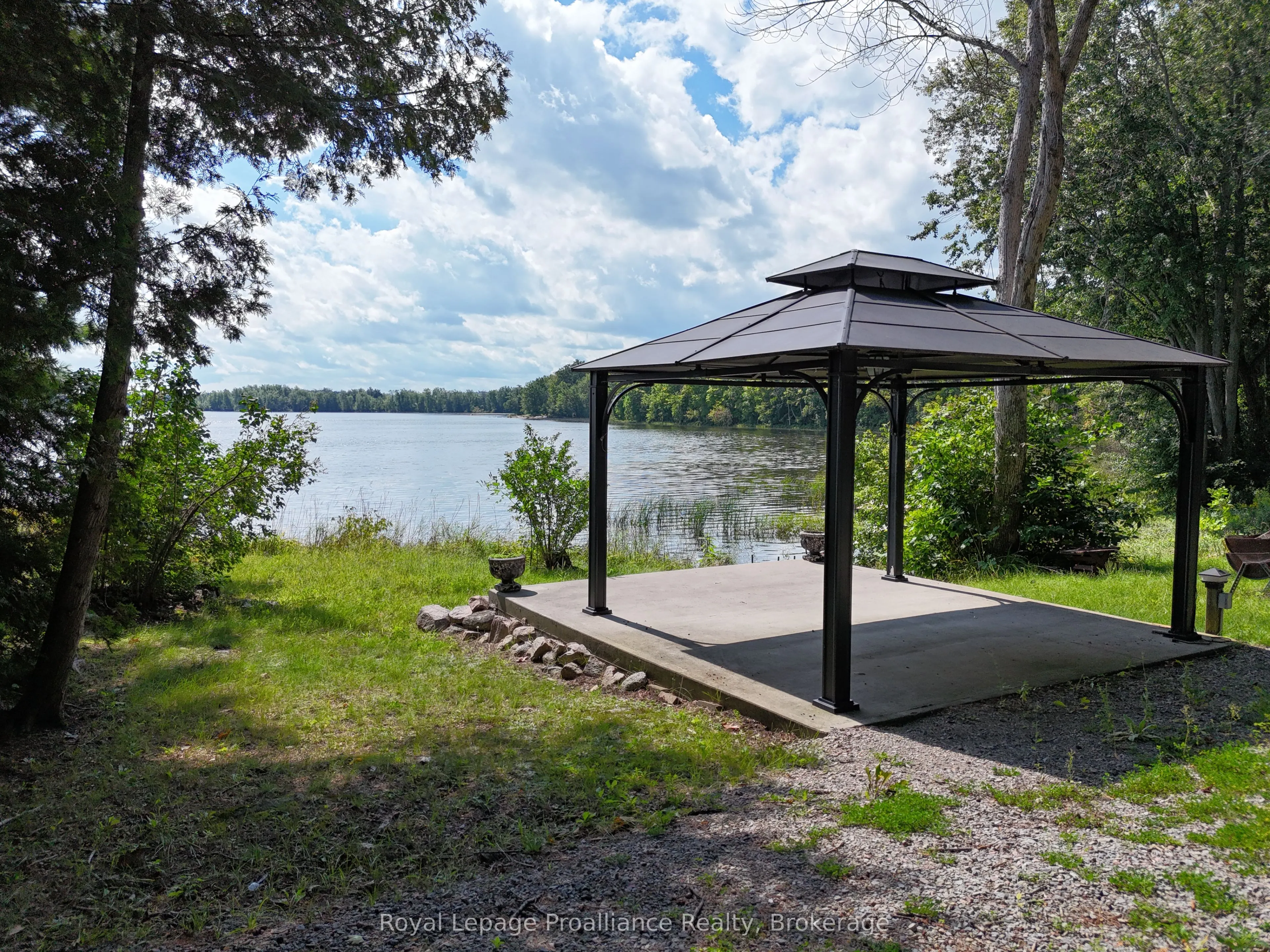 214 Lakeview Lane