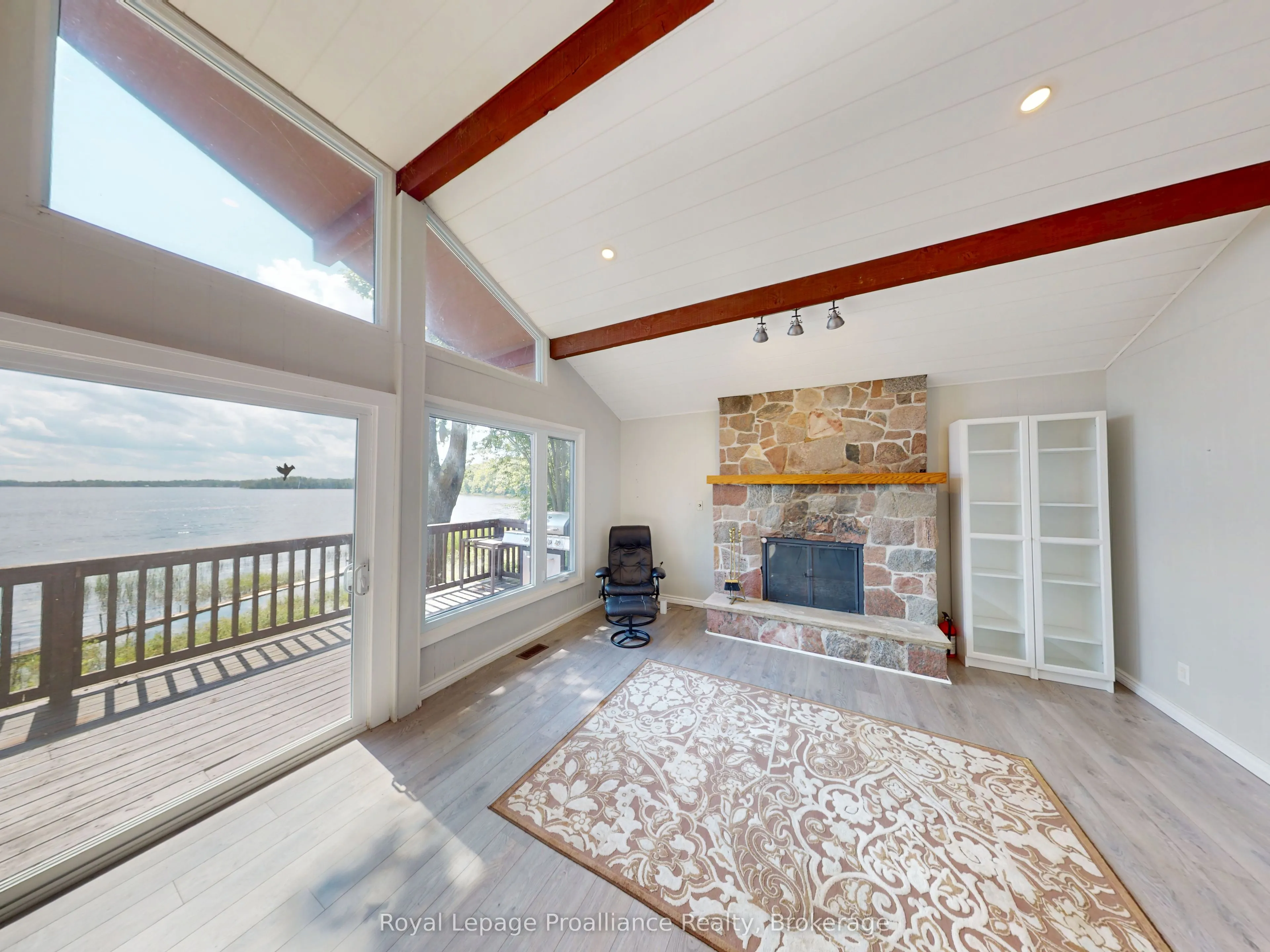 214 Lakeview Lane