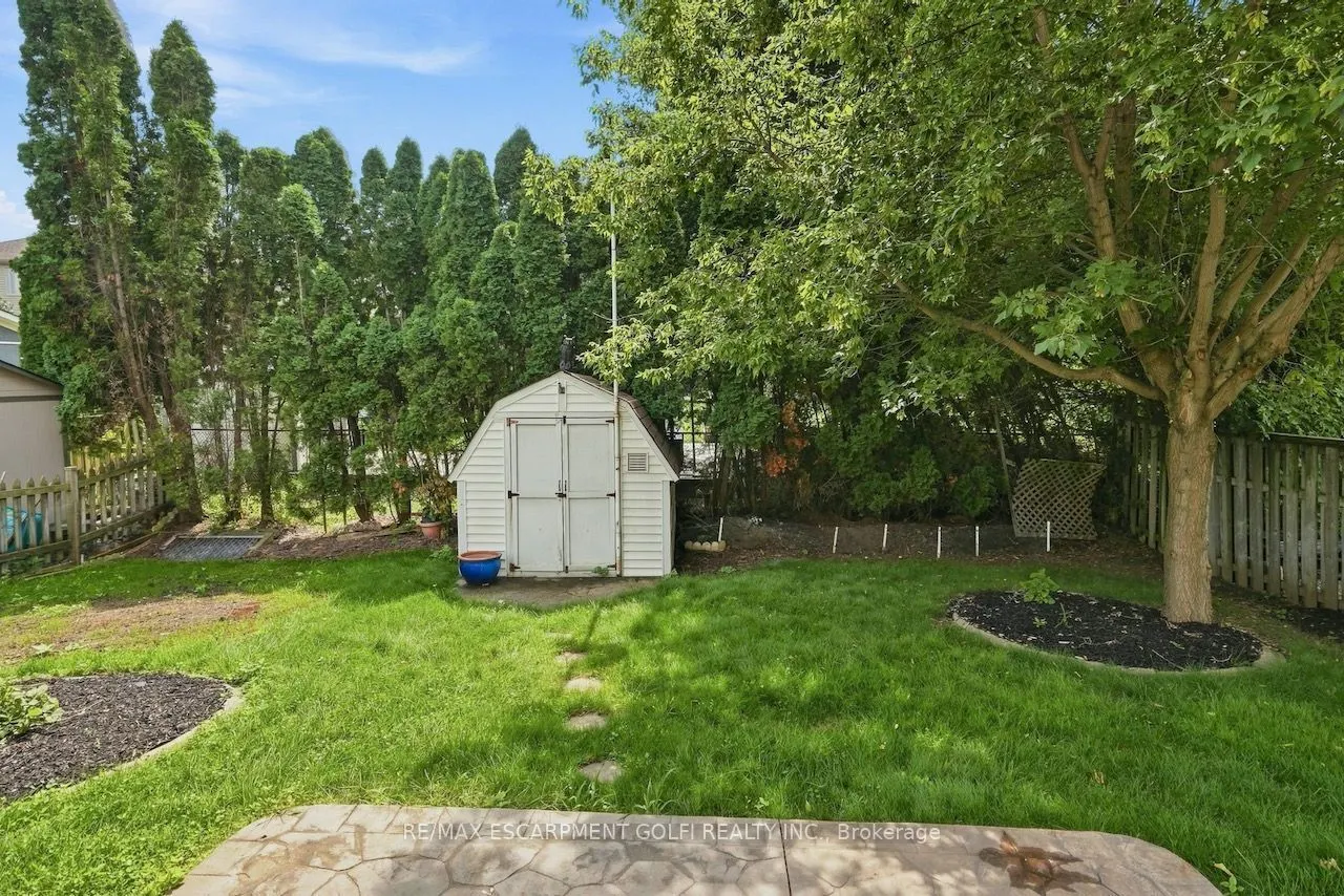 12 Sumner Crescent