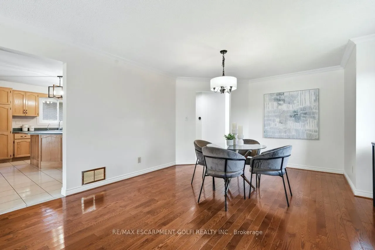 12 Sumner Crescent