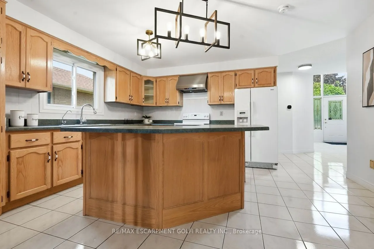 12 Sumner Crescent