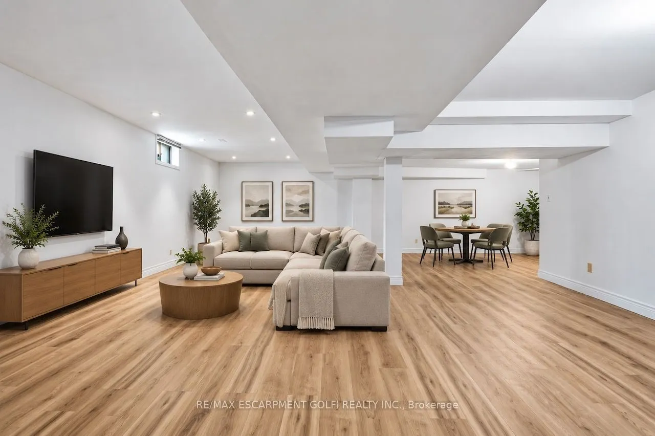 12 Sumner Crescent