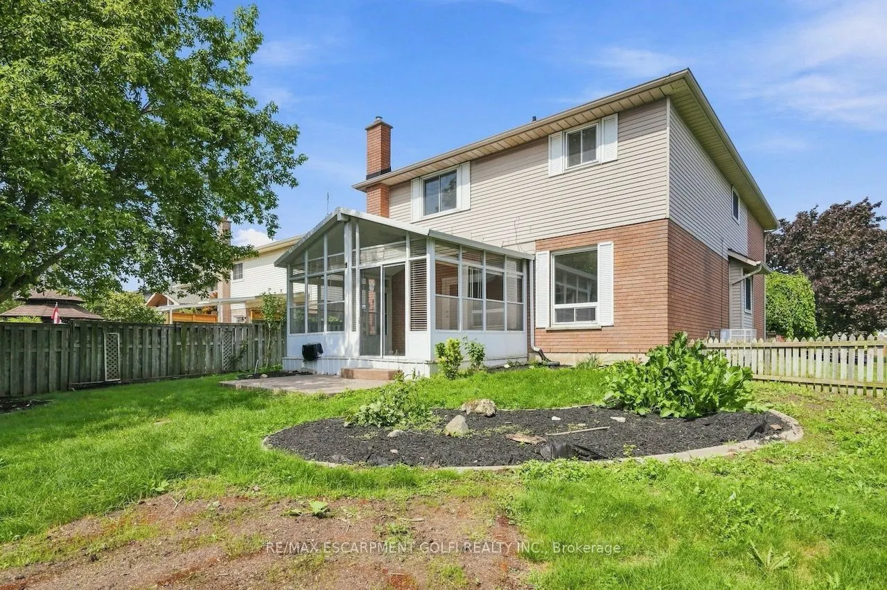 12 Sumner Crescent