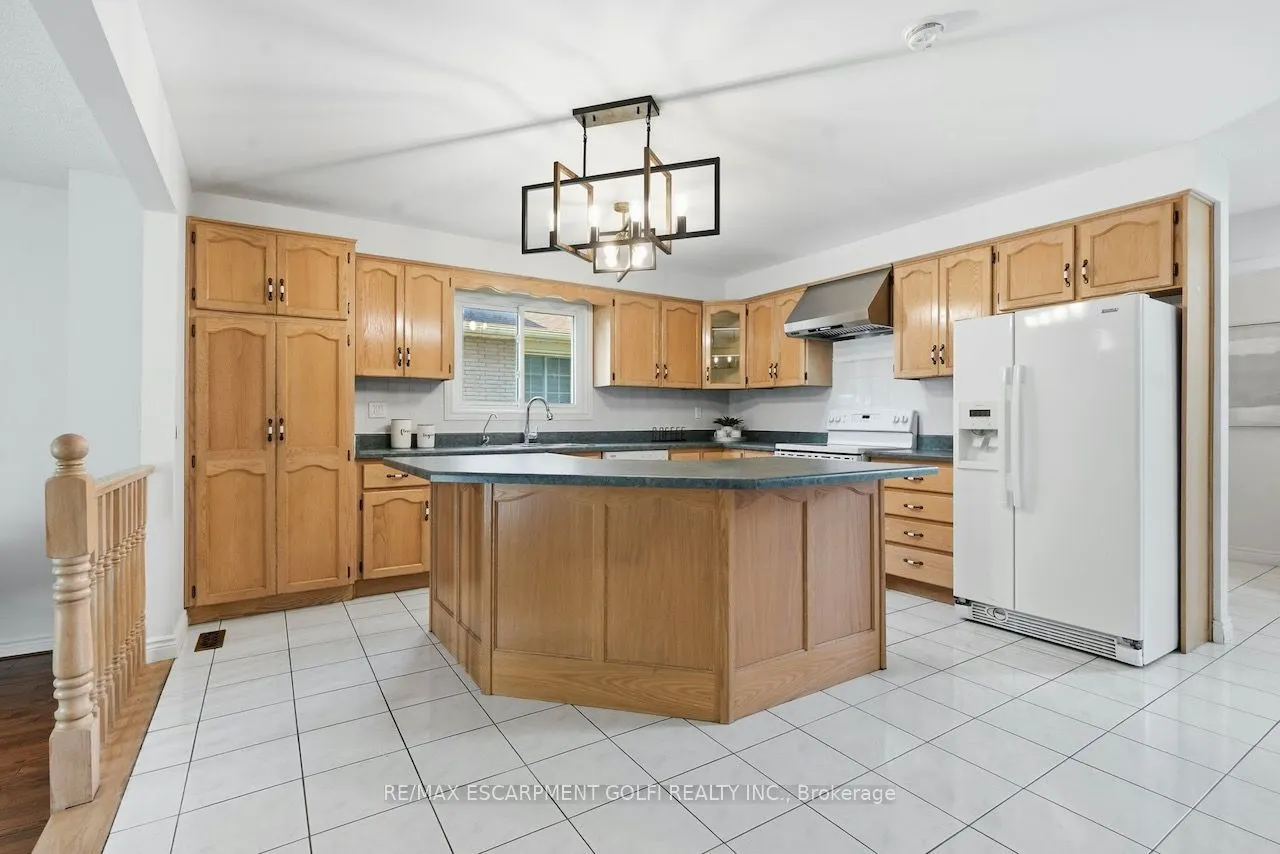 12 Sumner Crescent