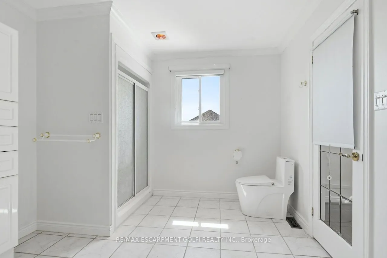 12 Sumner Crescent