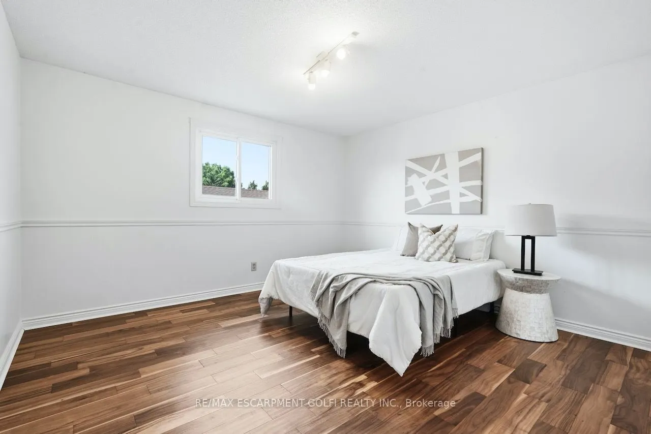 12 Sumner Crescent