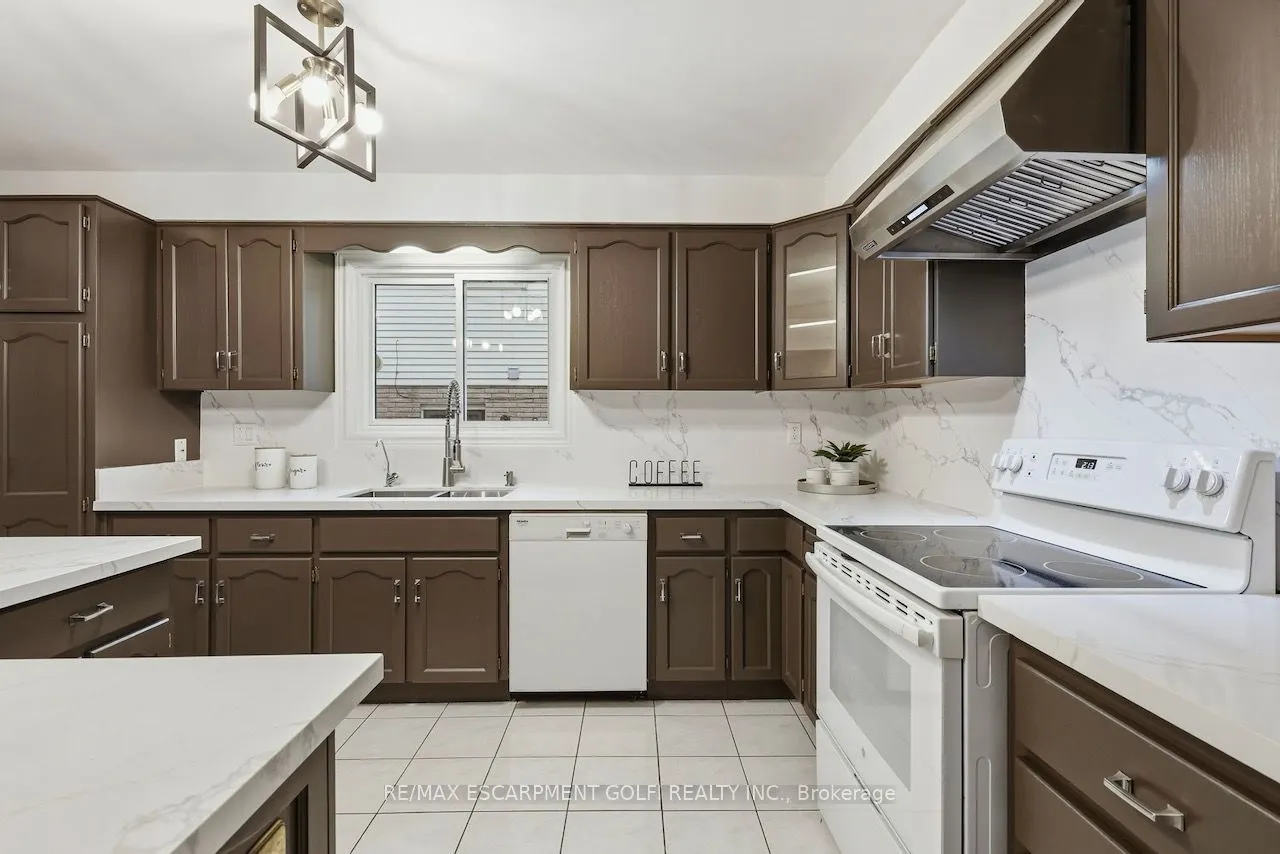 12 Sumner Crescent