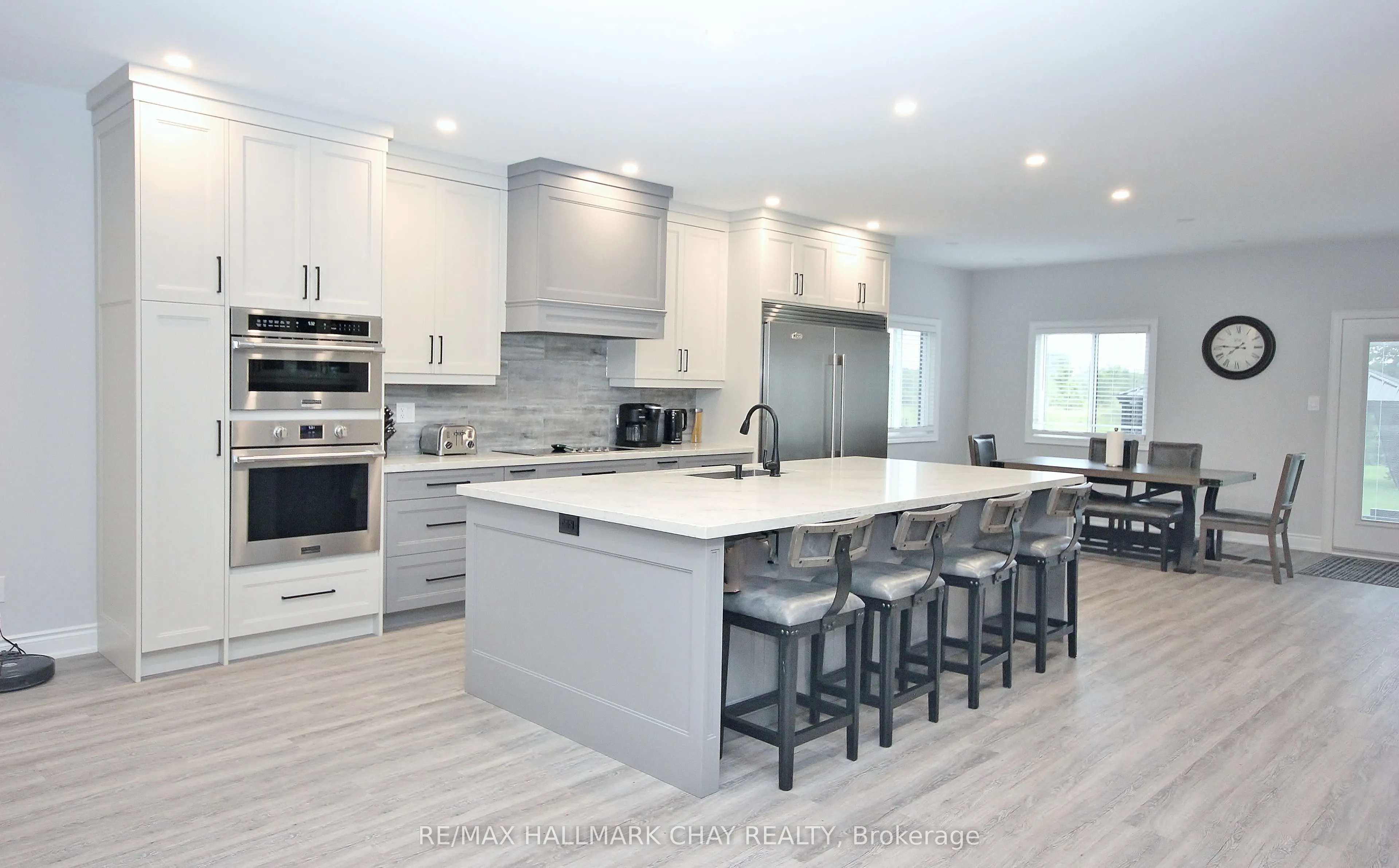37 HILLSIDE Drive