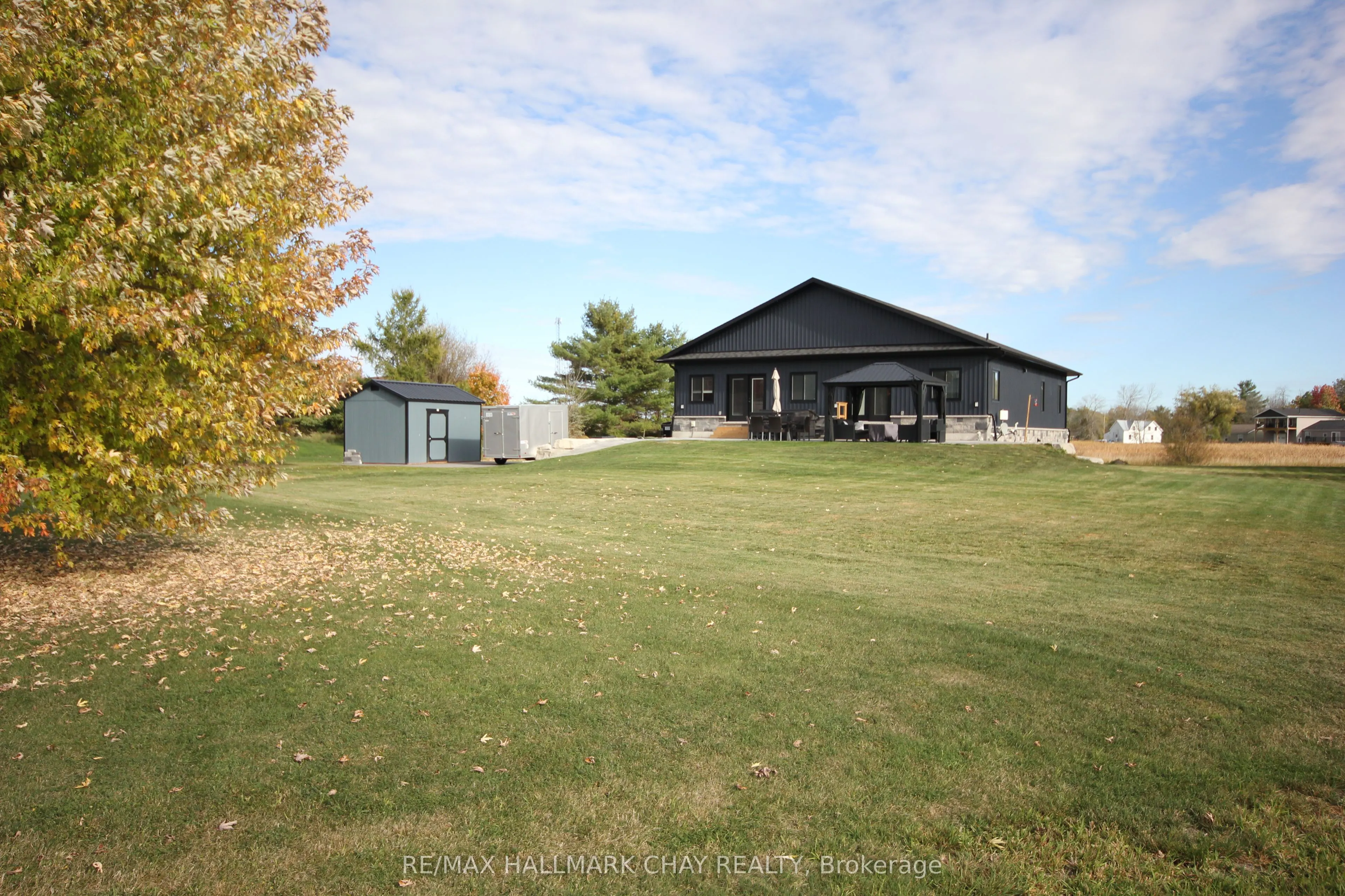 37 HILLSIDE Drive