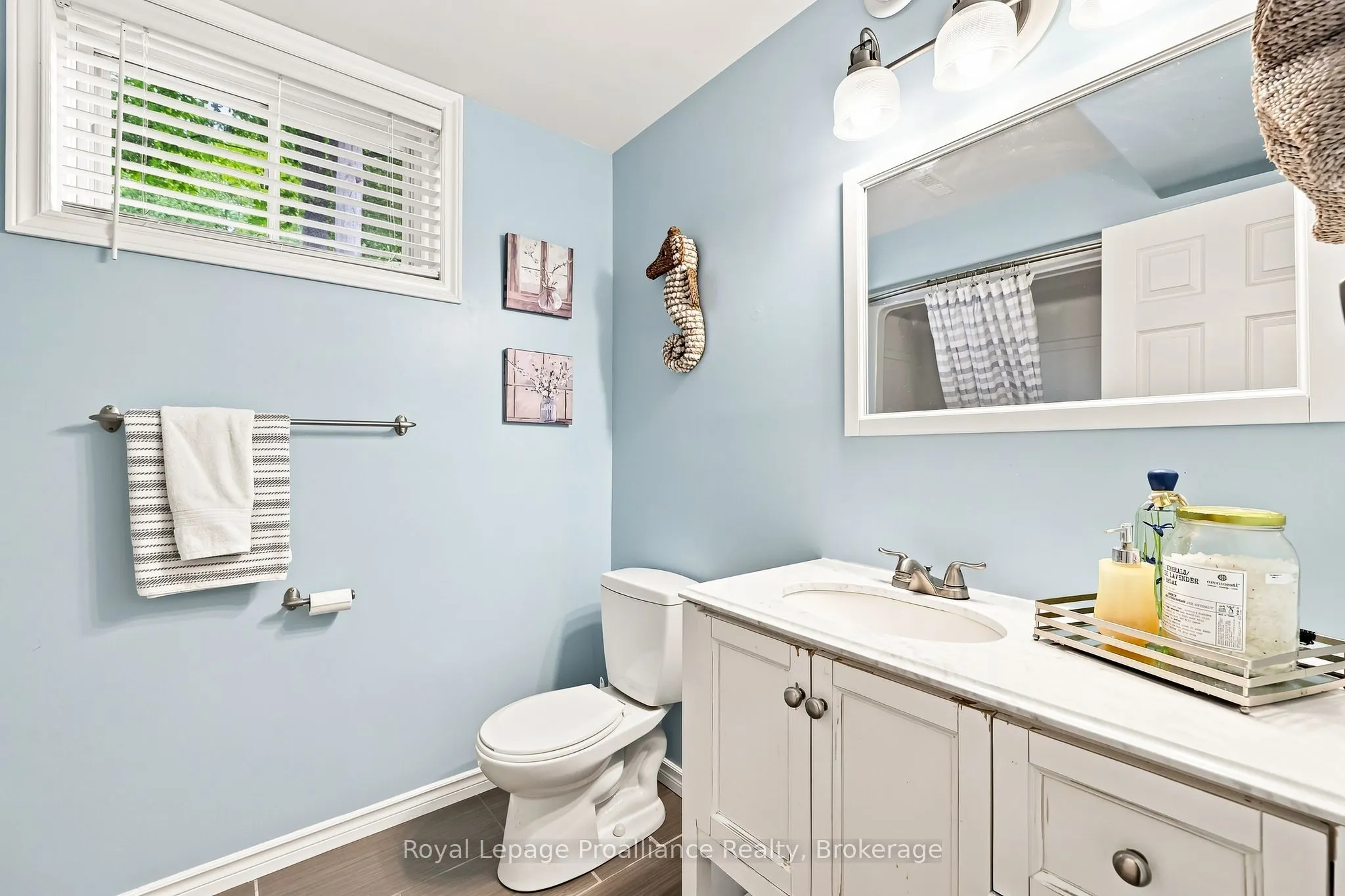39 Lakewood Crescent
