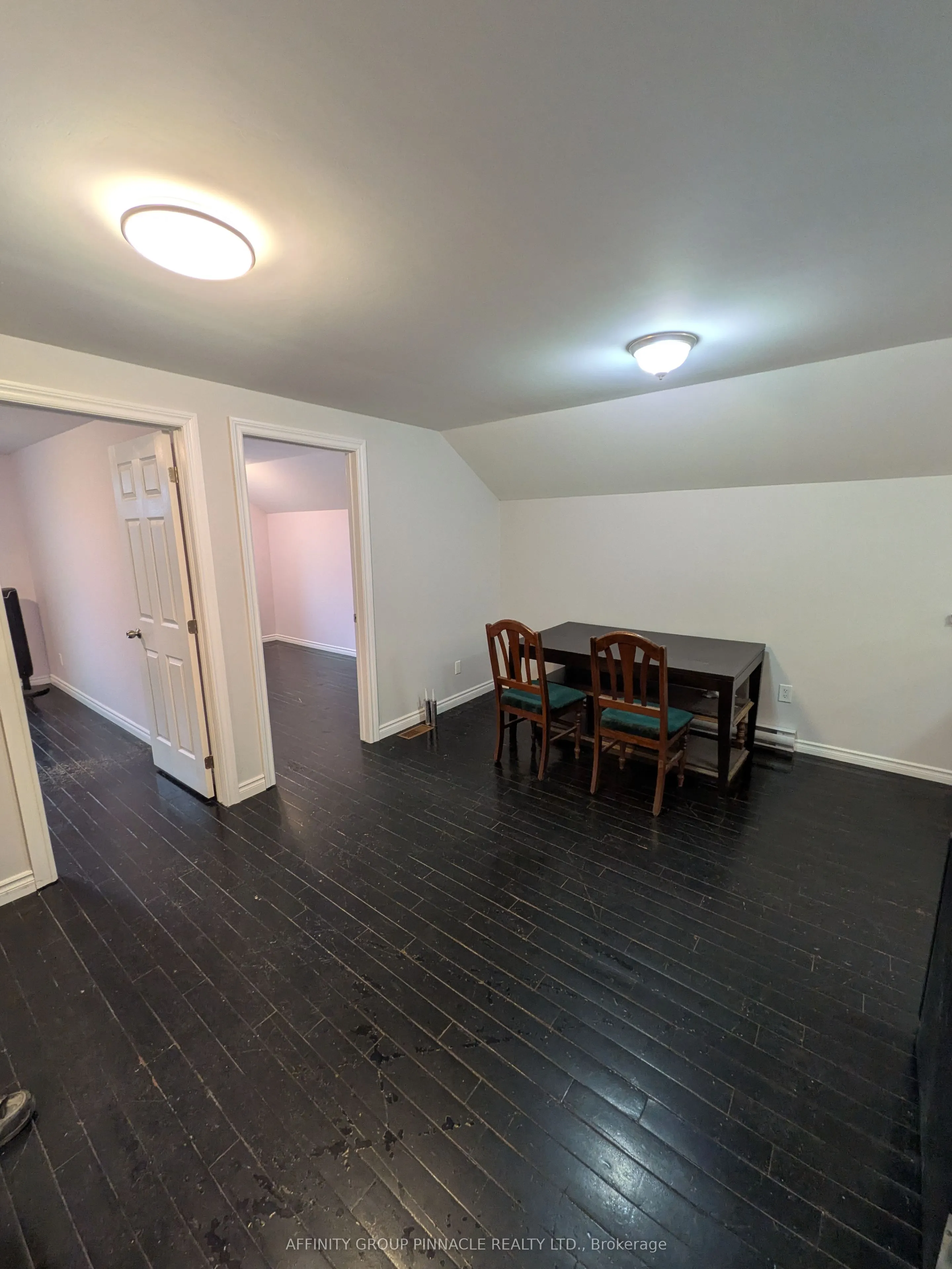 12 Russell Street W