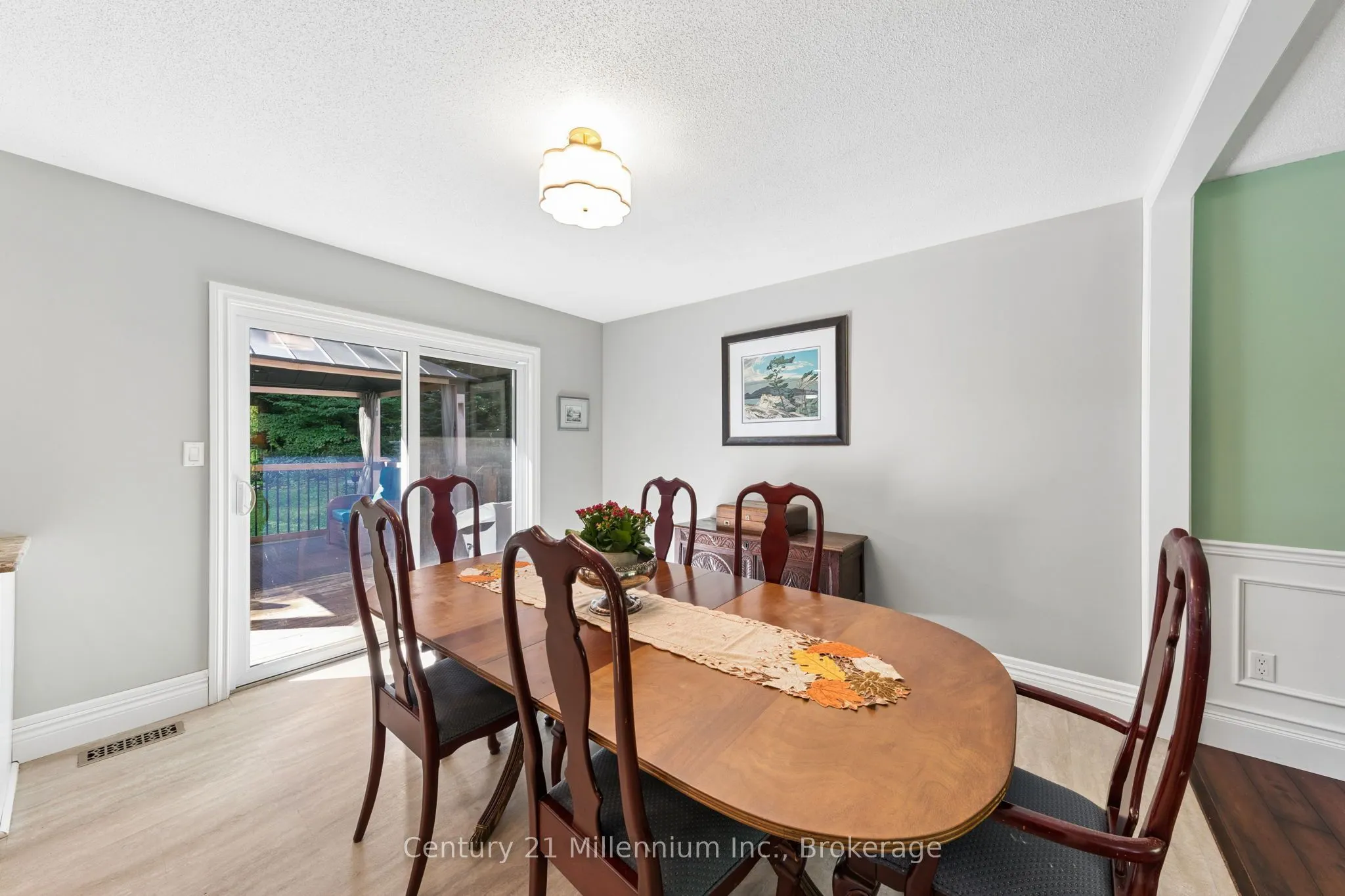 128 PARKLANE Crescent