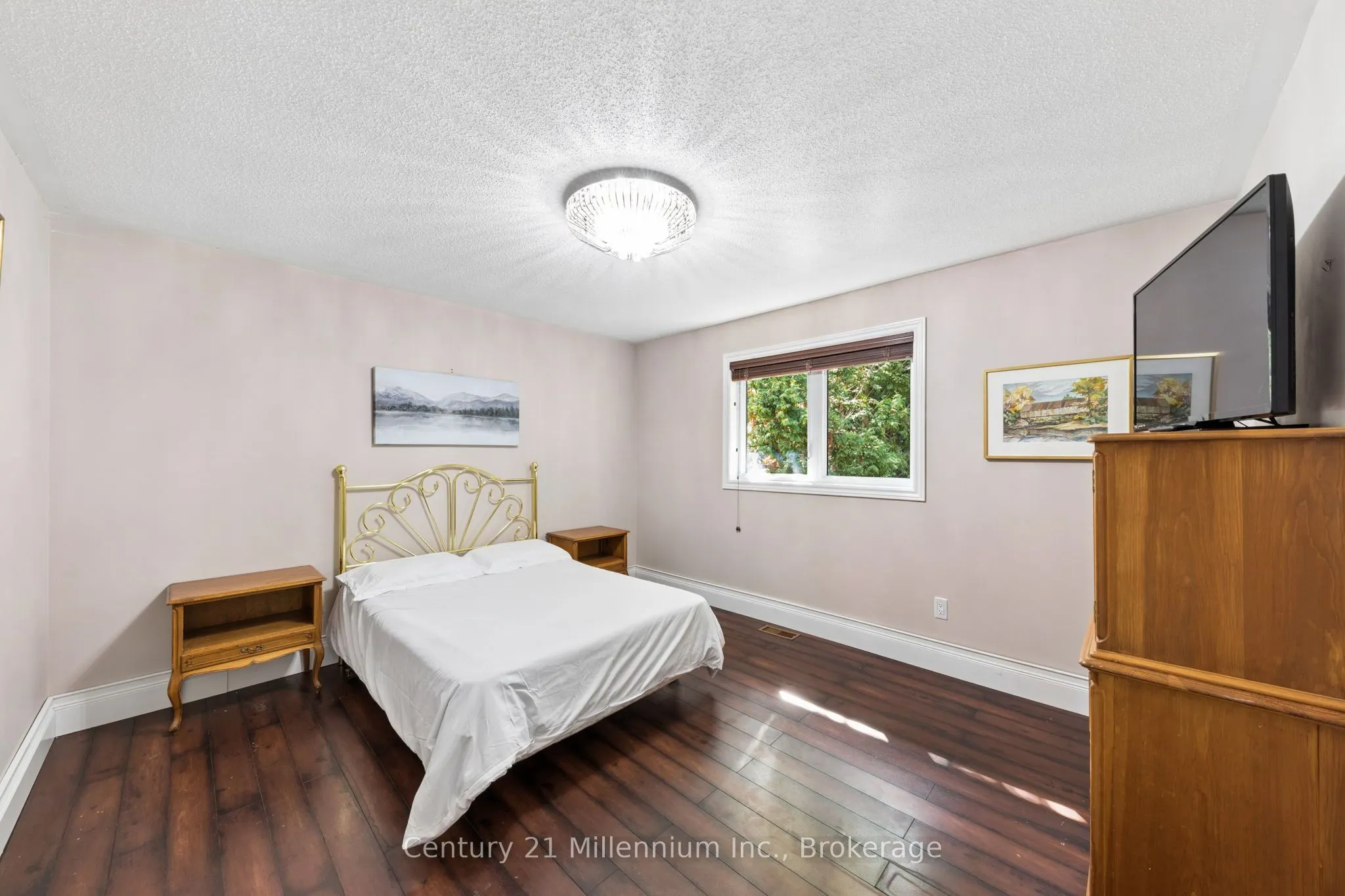 128 PARKLANE Crescent