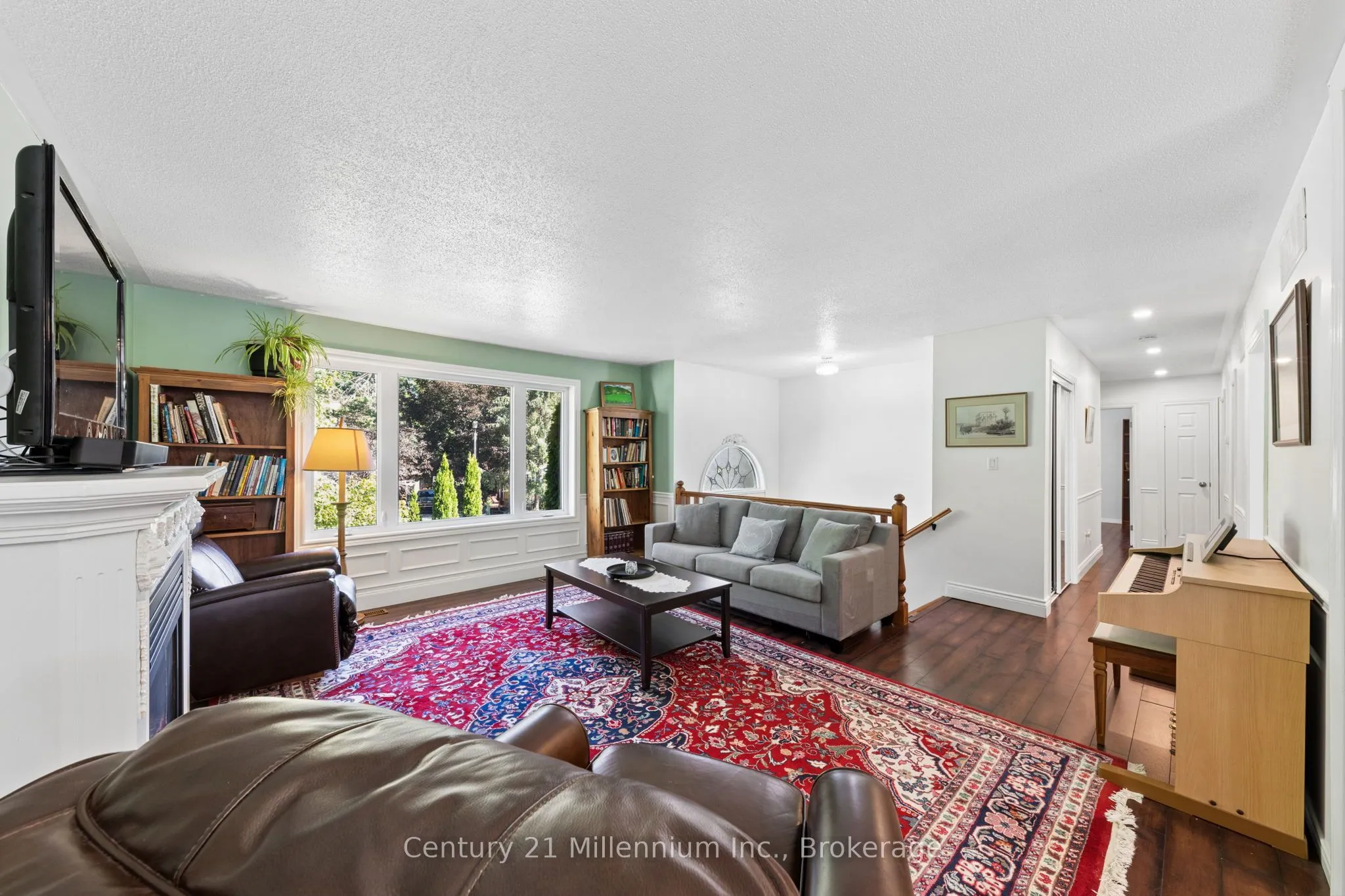 128 PARKLANE Crescent