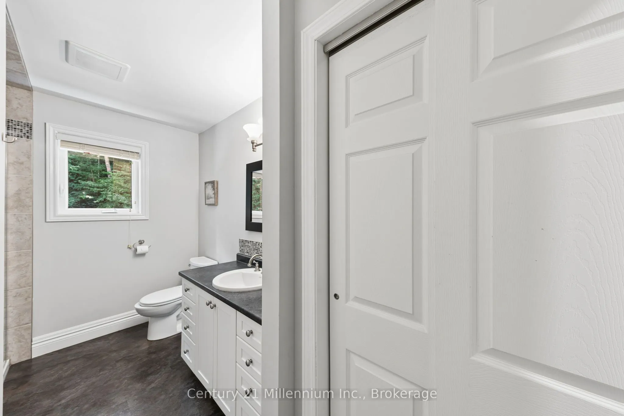128 PARKLANE Crescent
