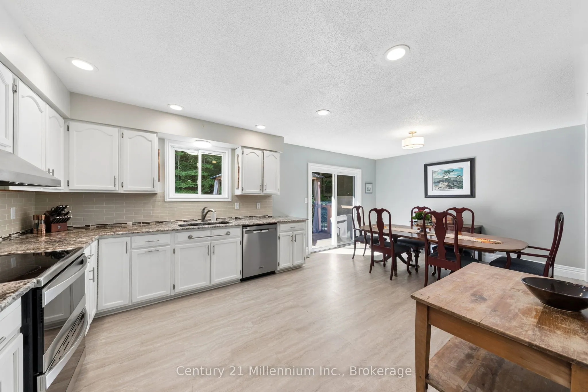 128 PARKLANE Crescent