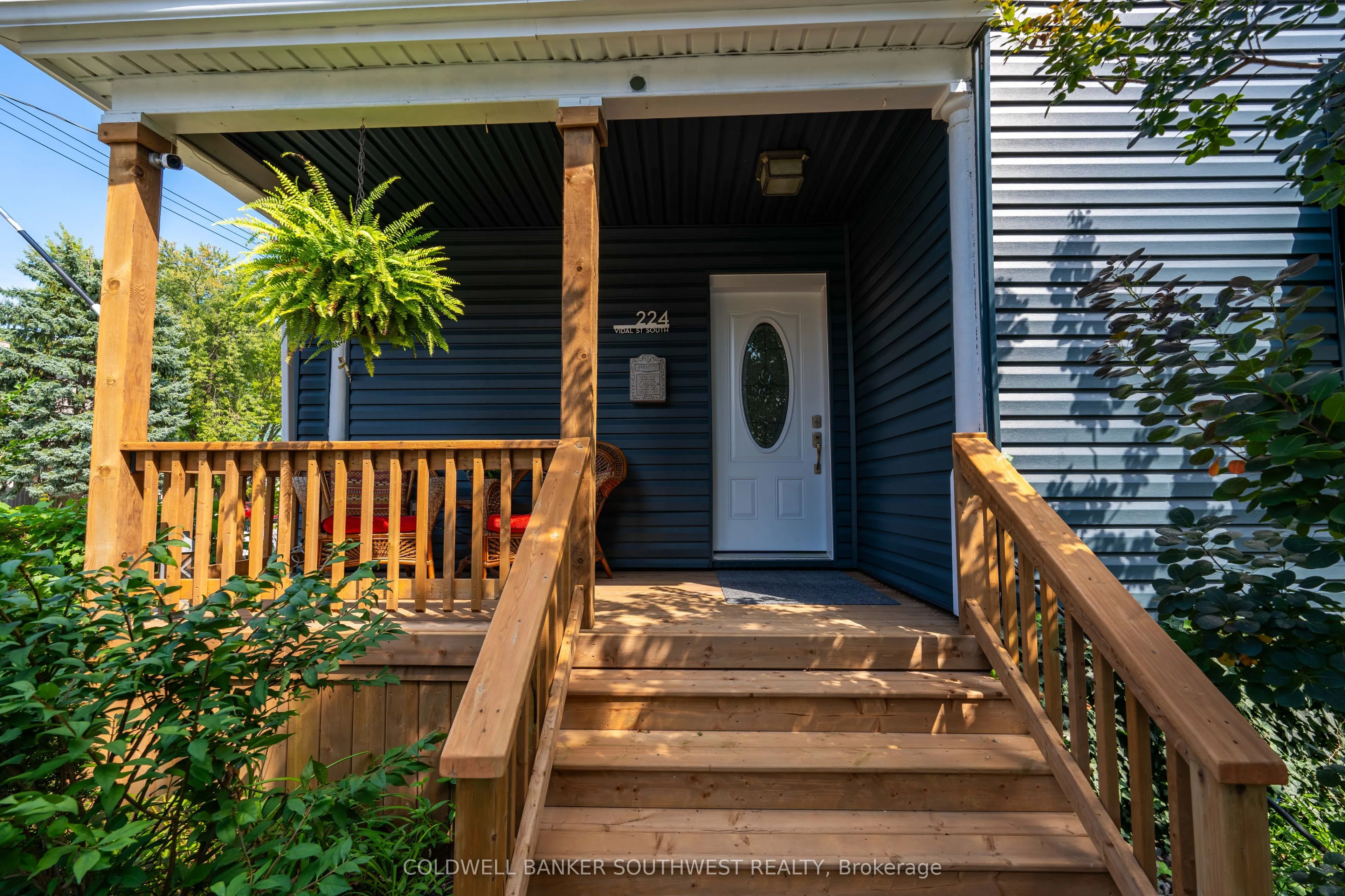224 Vidal Street S