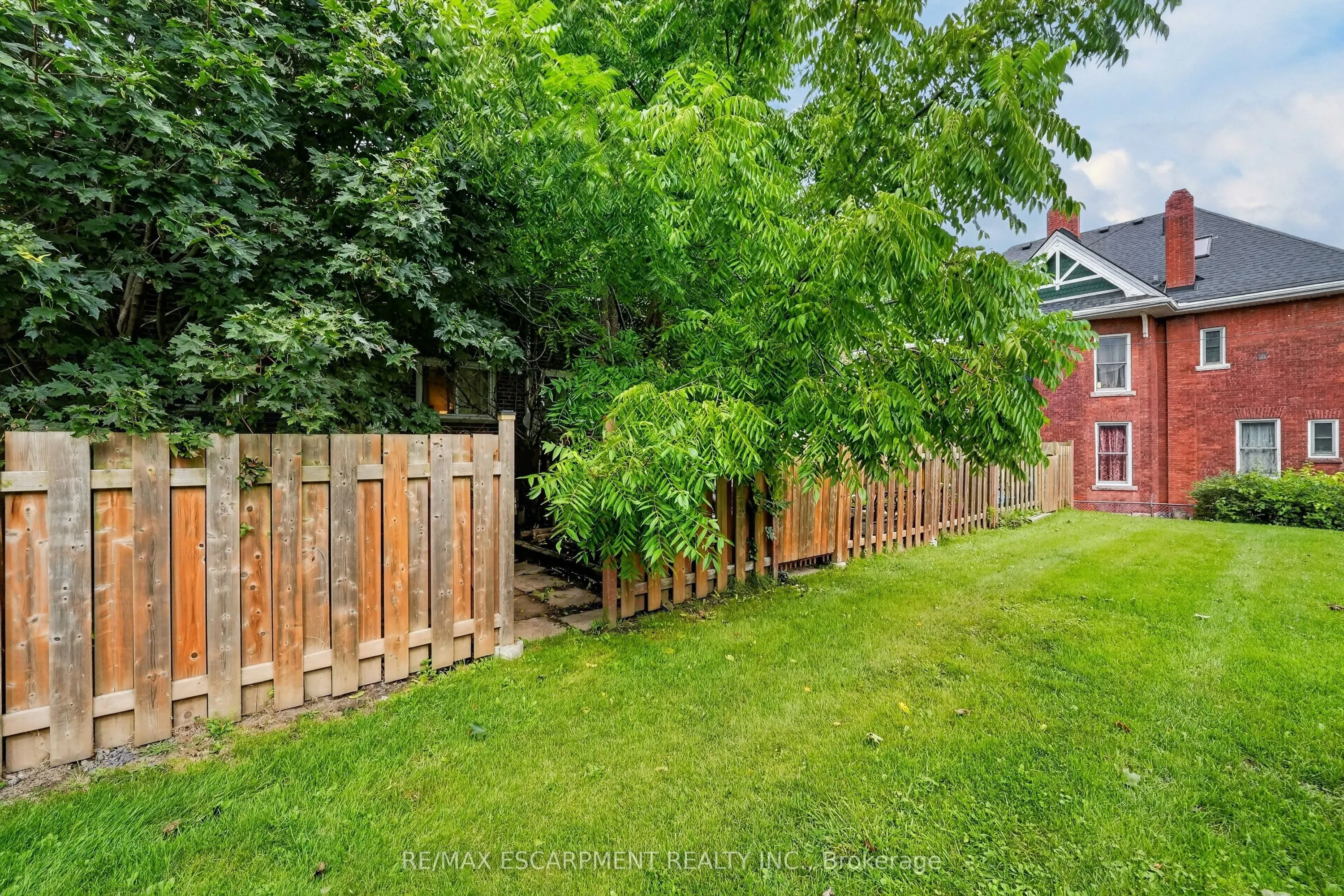 132 LOCK Street W #3