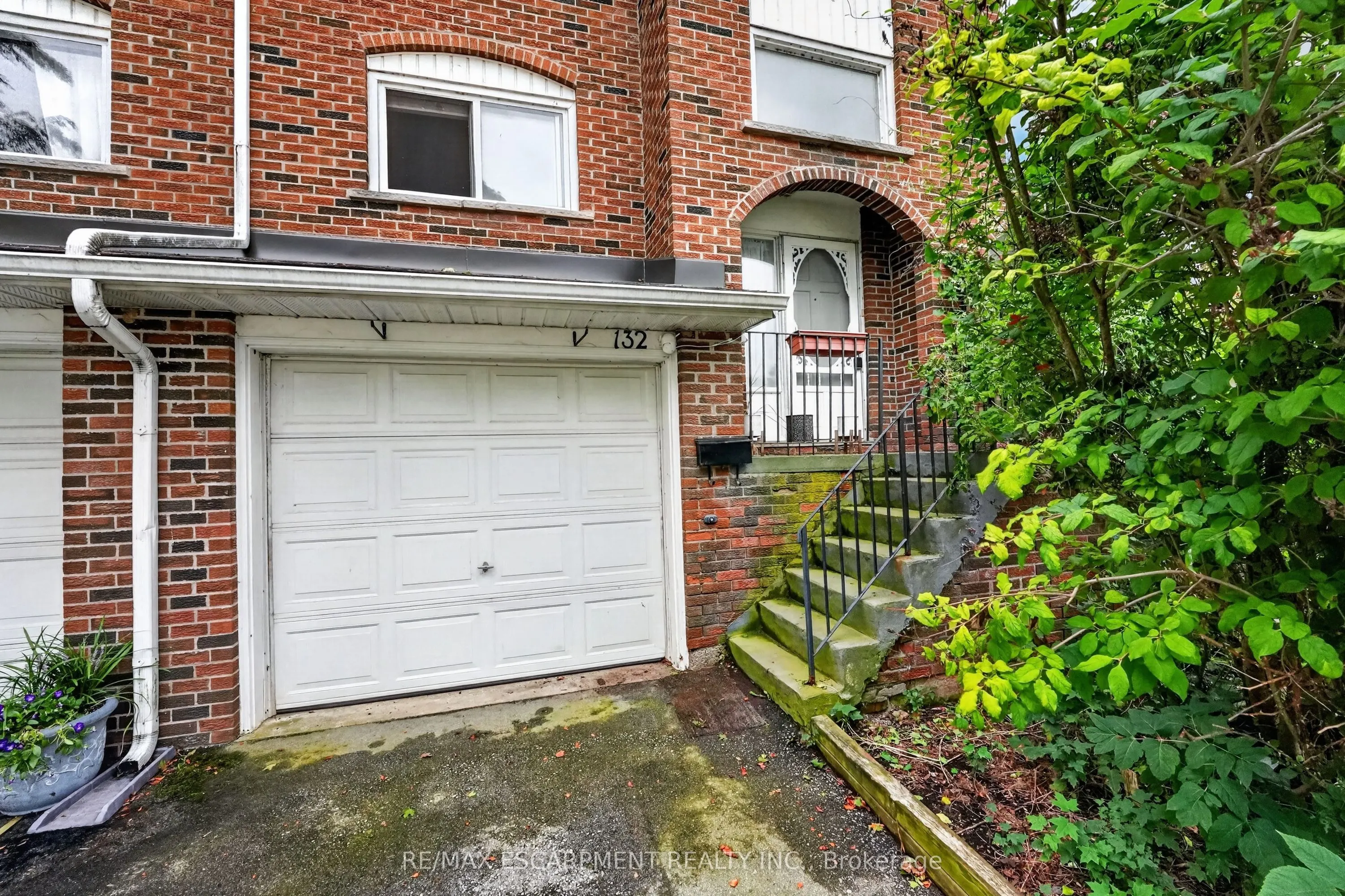 132 LOCK Street W #3