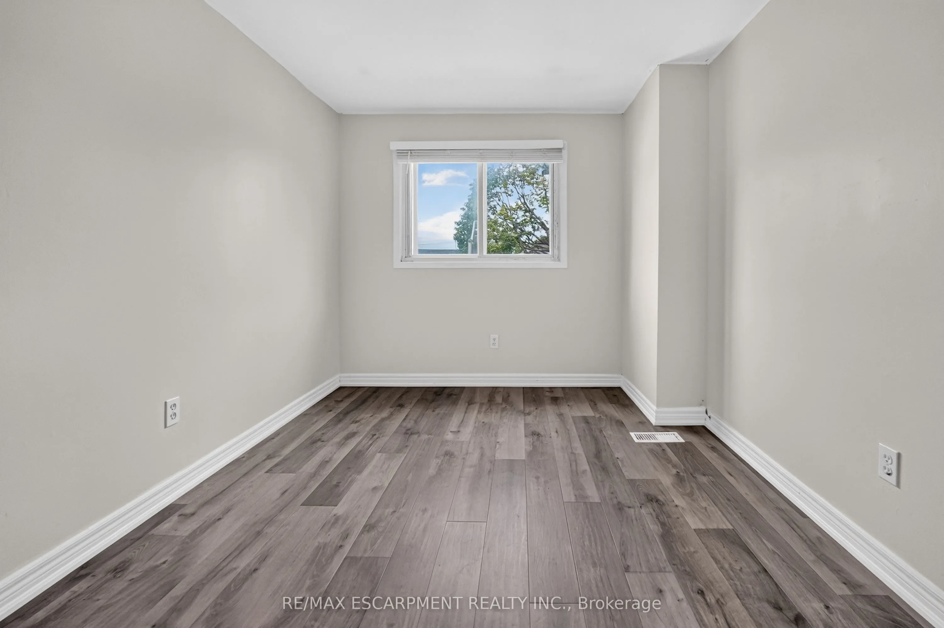 132 LOCK Street W #3