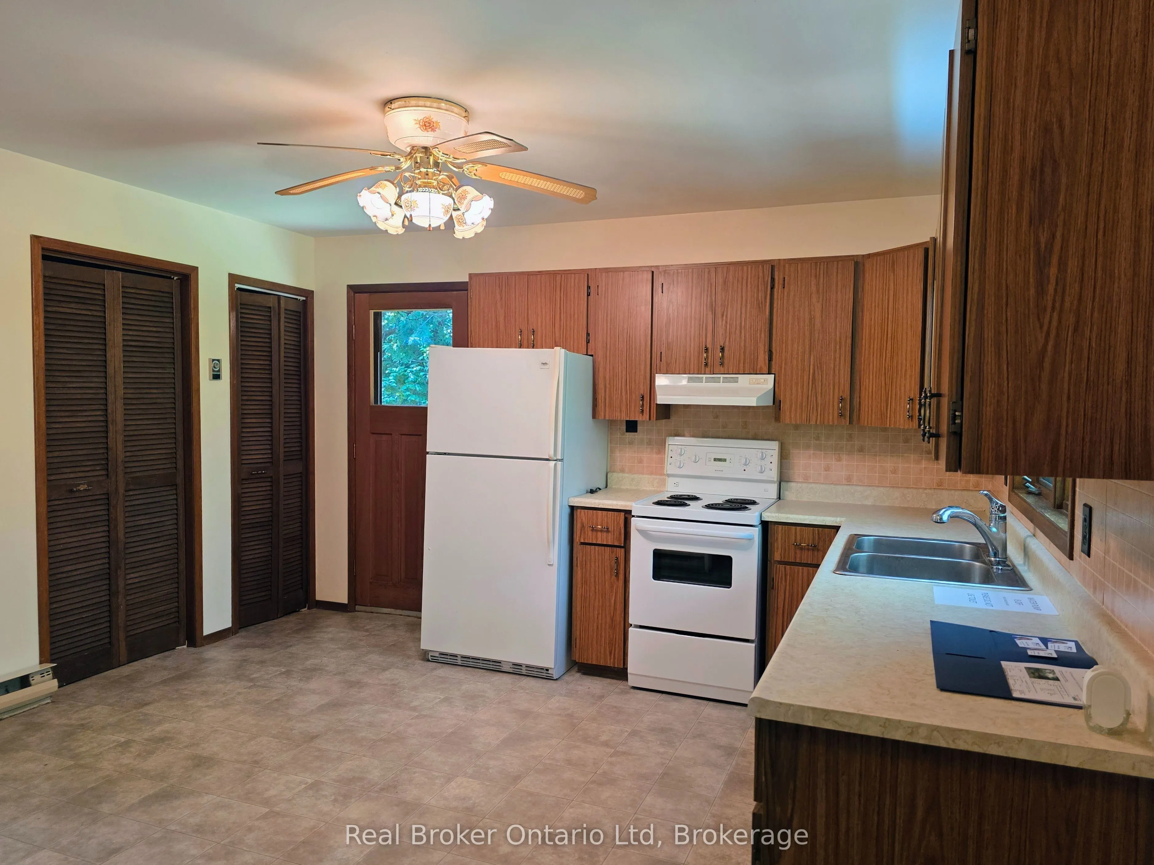 14 Emerson Avenue S