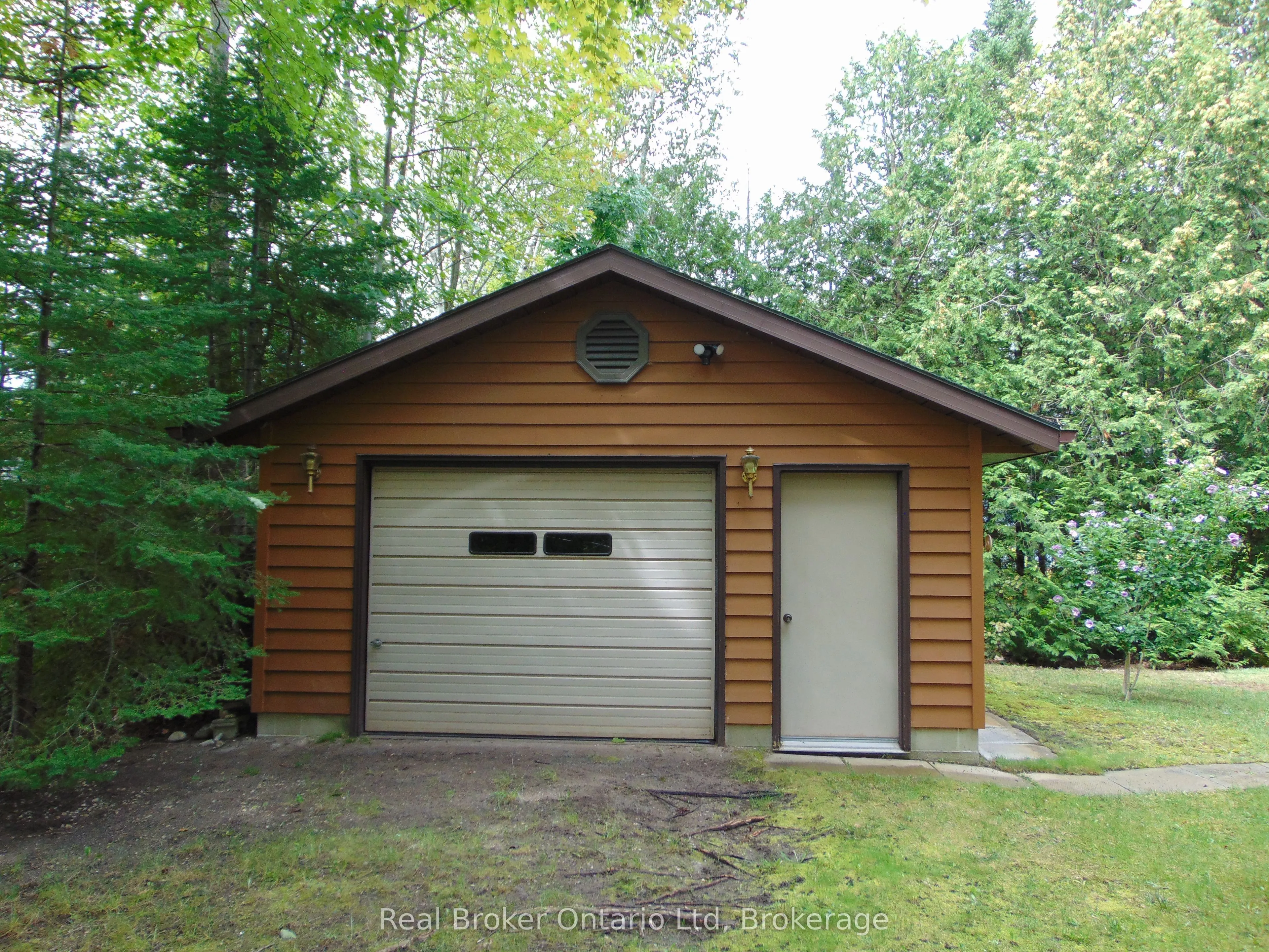 14 Emerson Avenue S