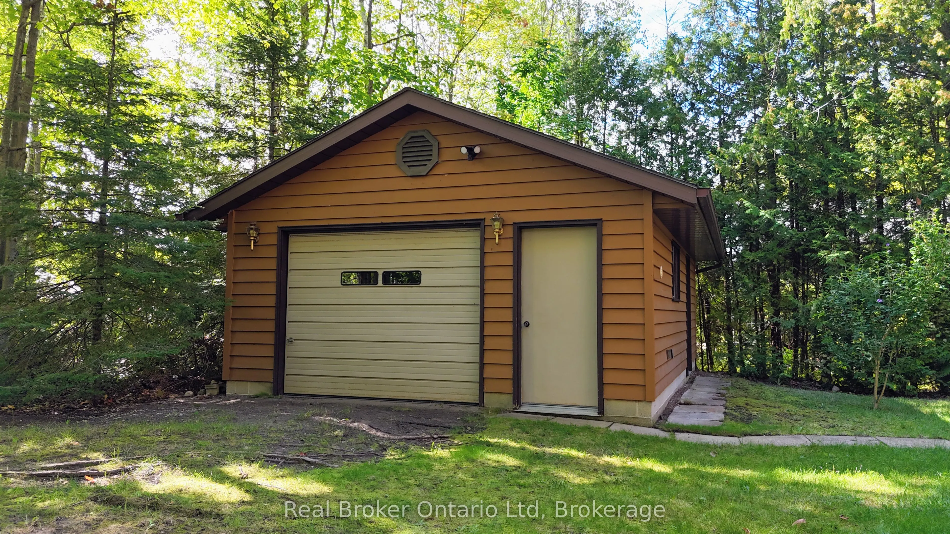 14 Emerson Avenue S