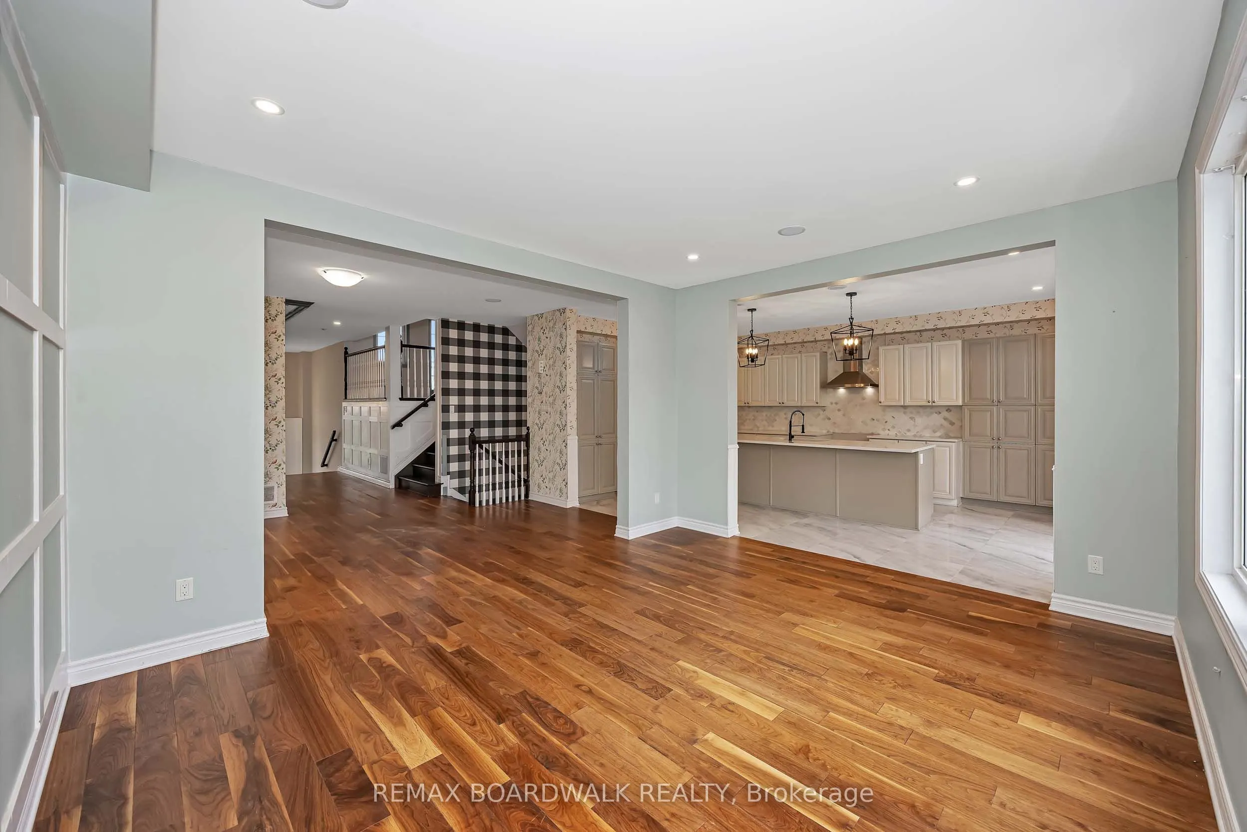 648 Decoeur Drive