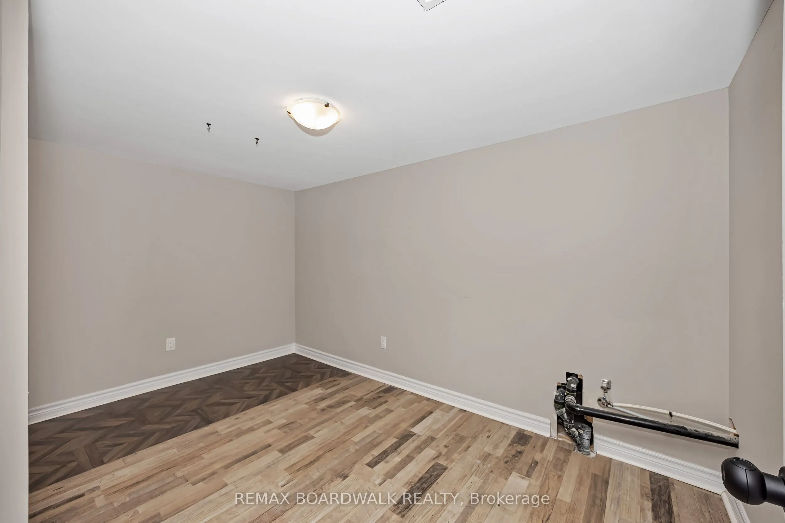 648 Decoeur Drive