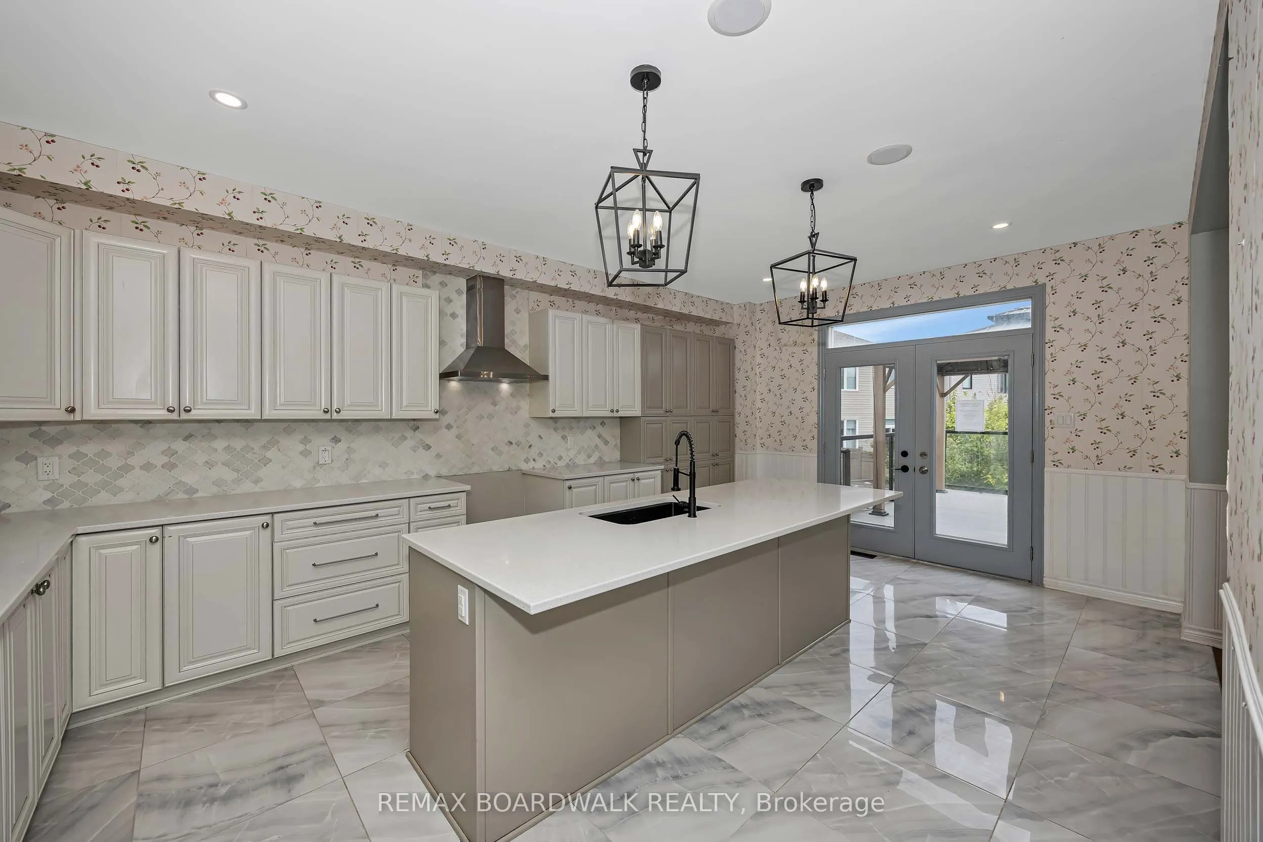 648 Decoeur Drive