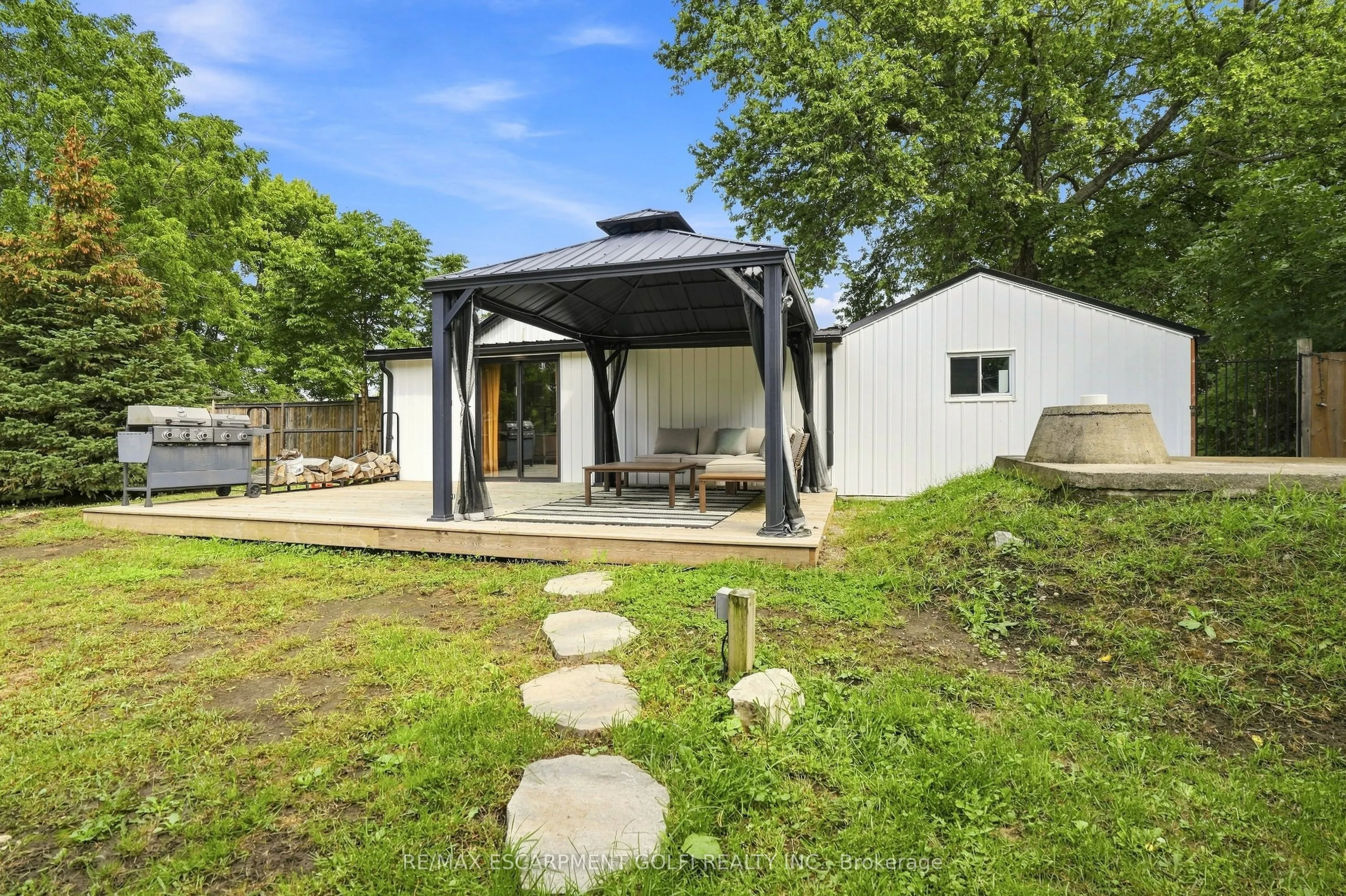 1368 Lorraine Road