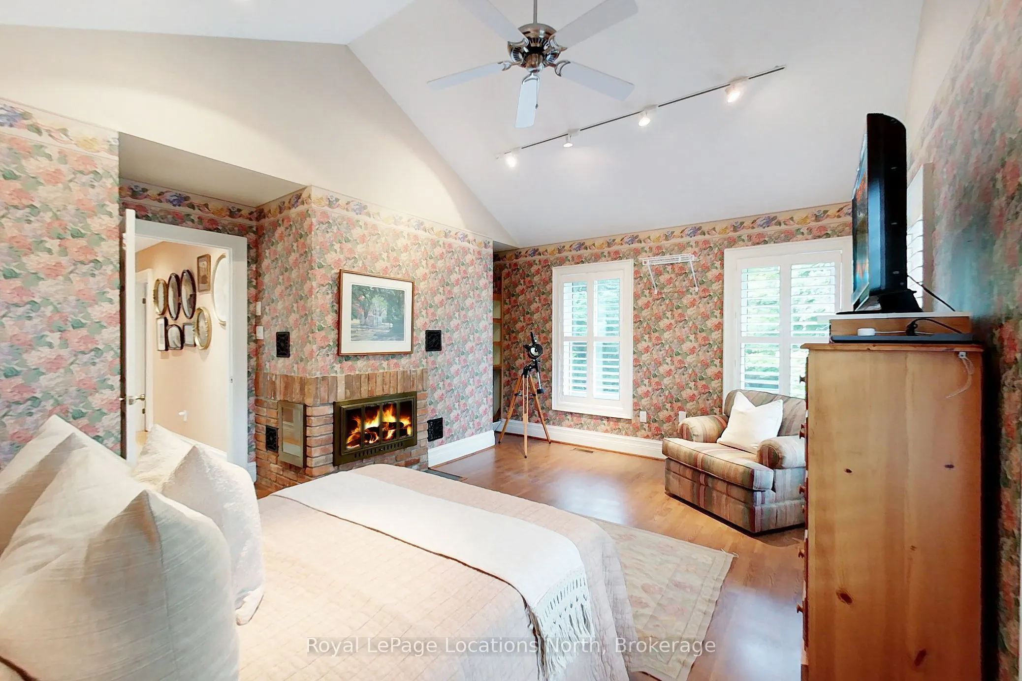 40 Alice Street E