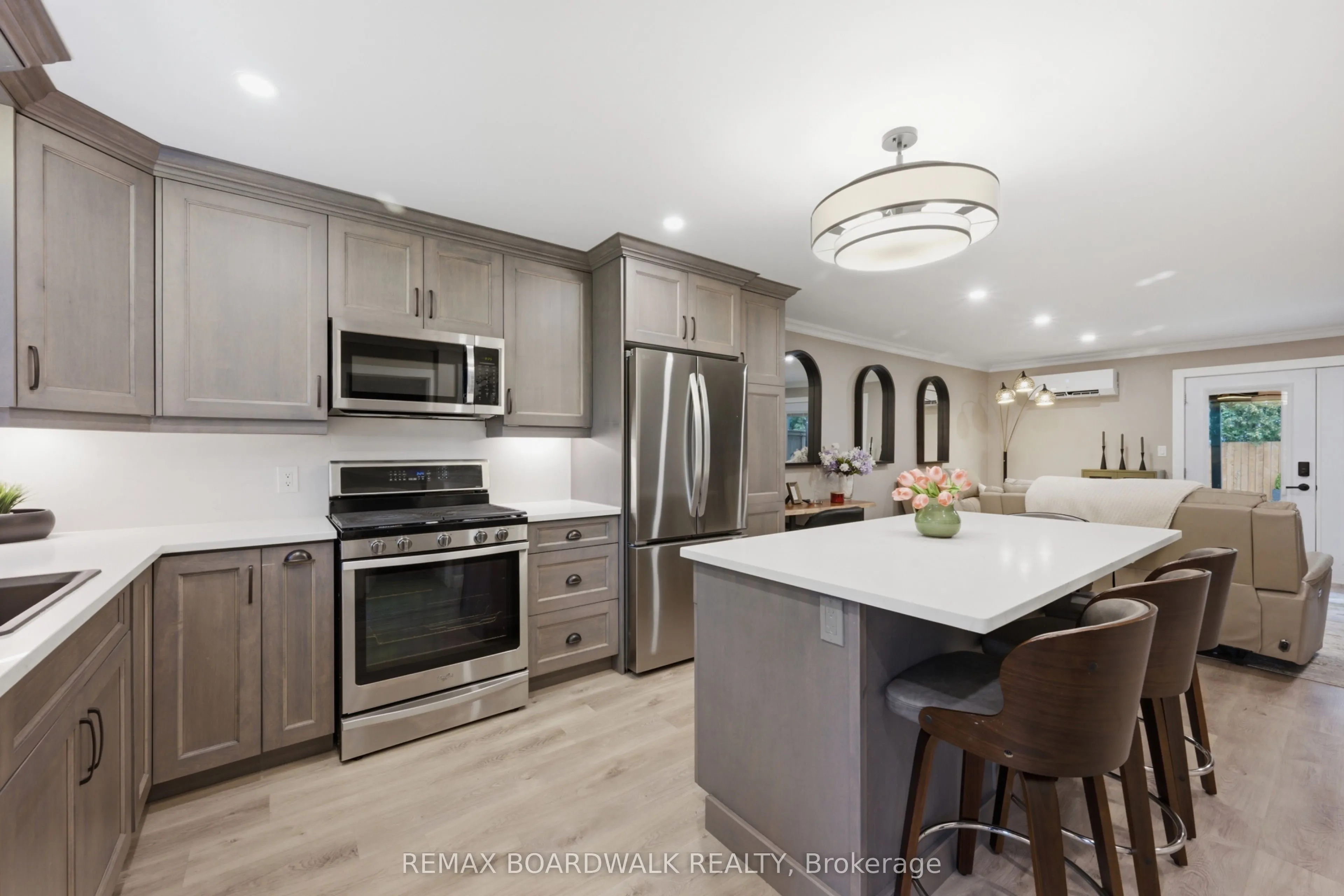 11 Maple Avenue