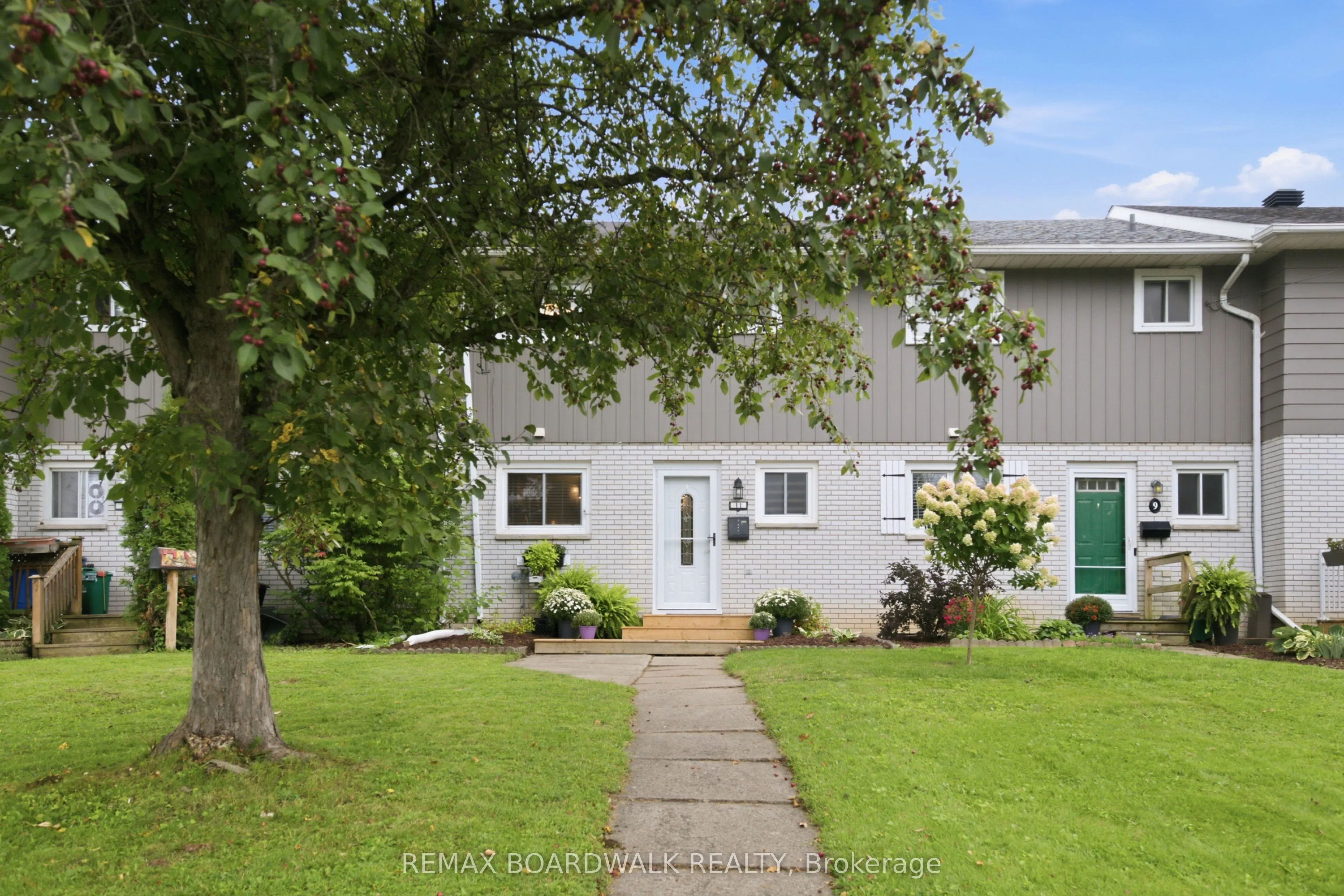 11 Maple Avenue