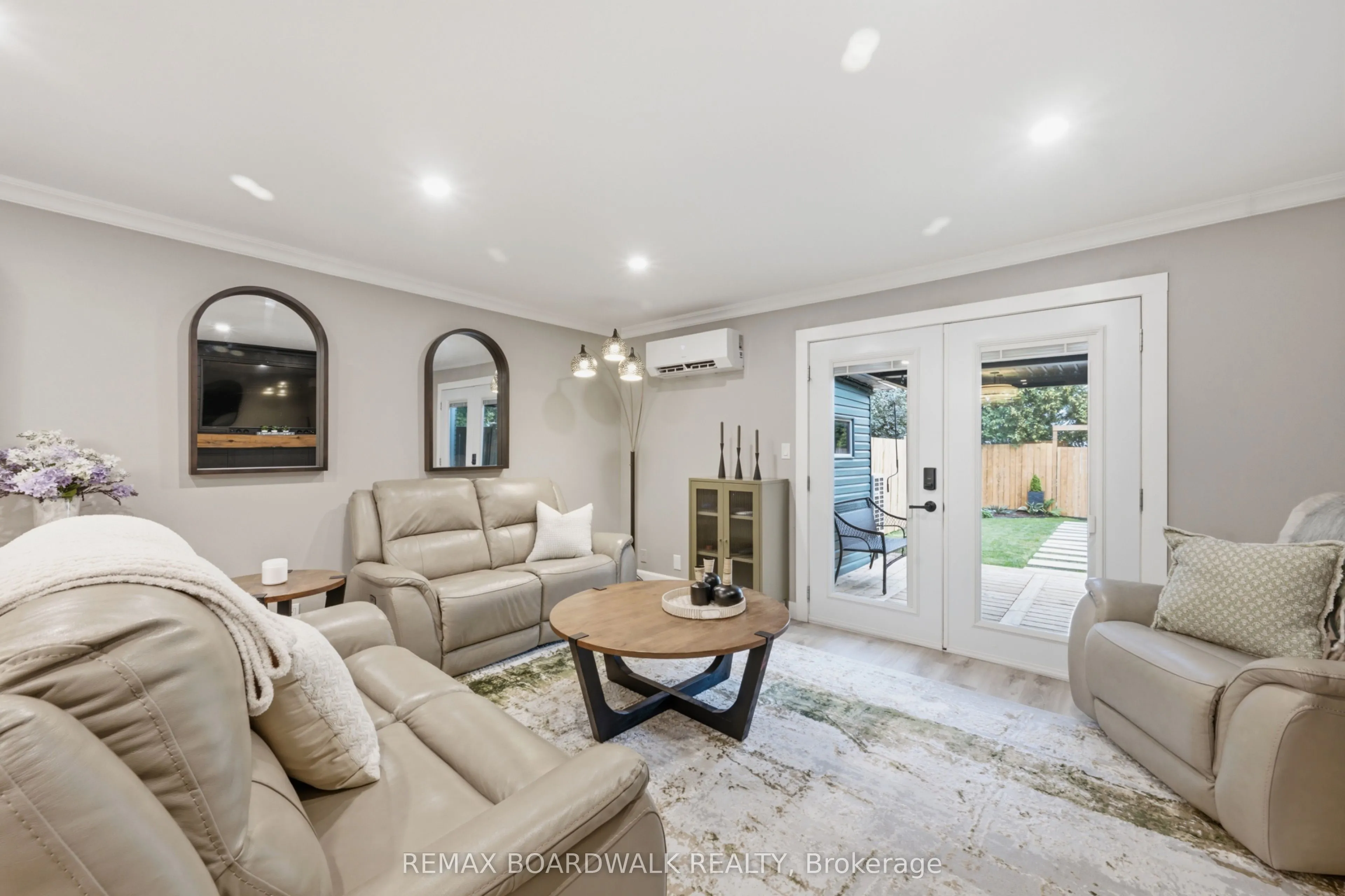 11 Maple Avenue