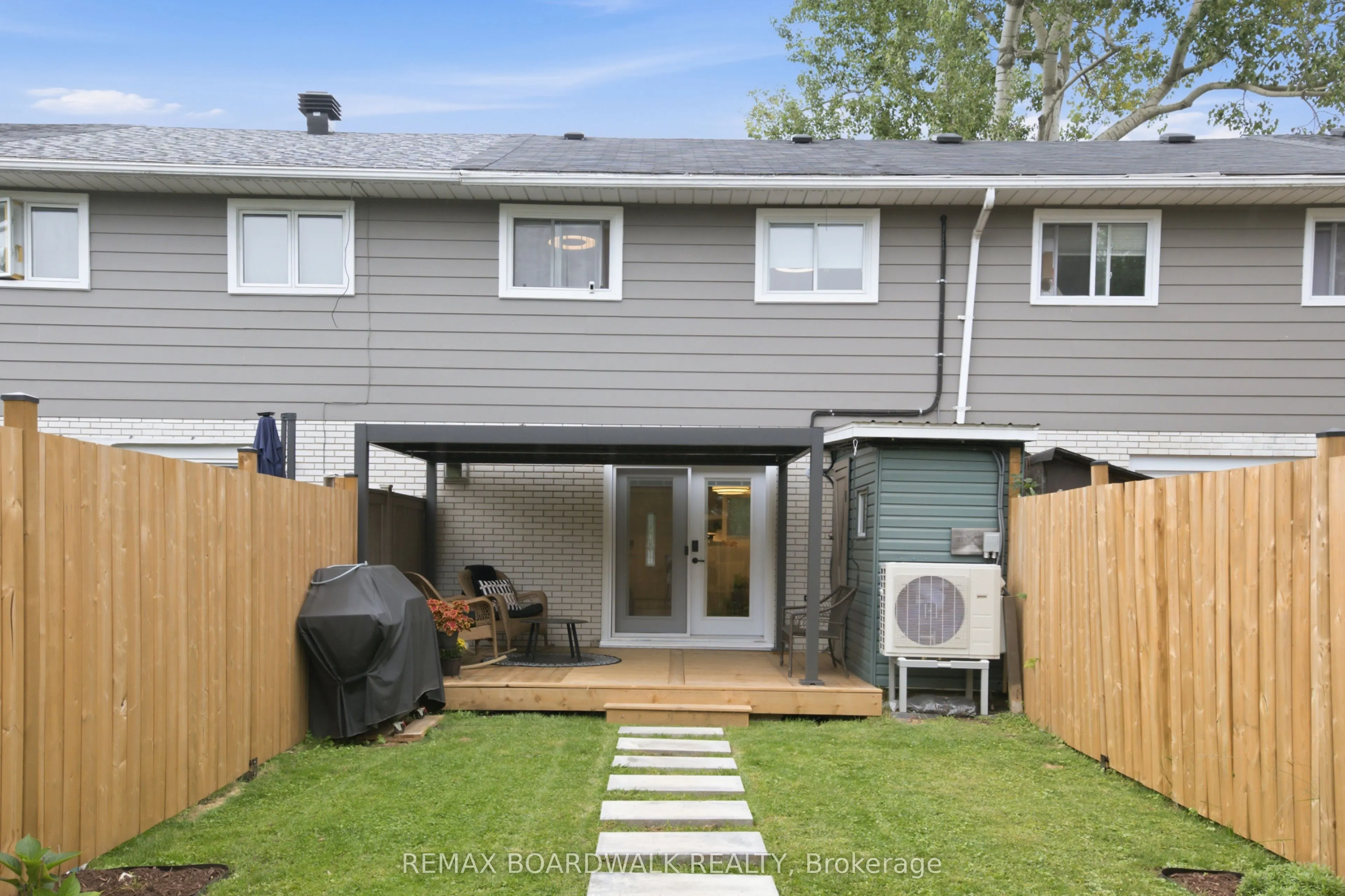11 Maple Avenue