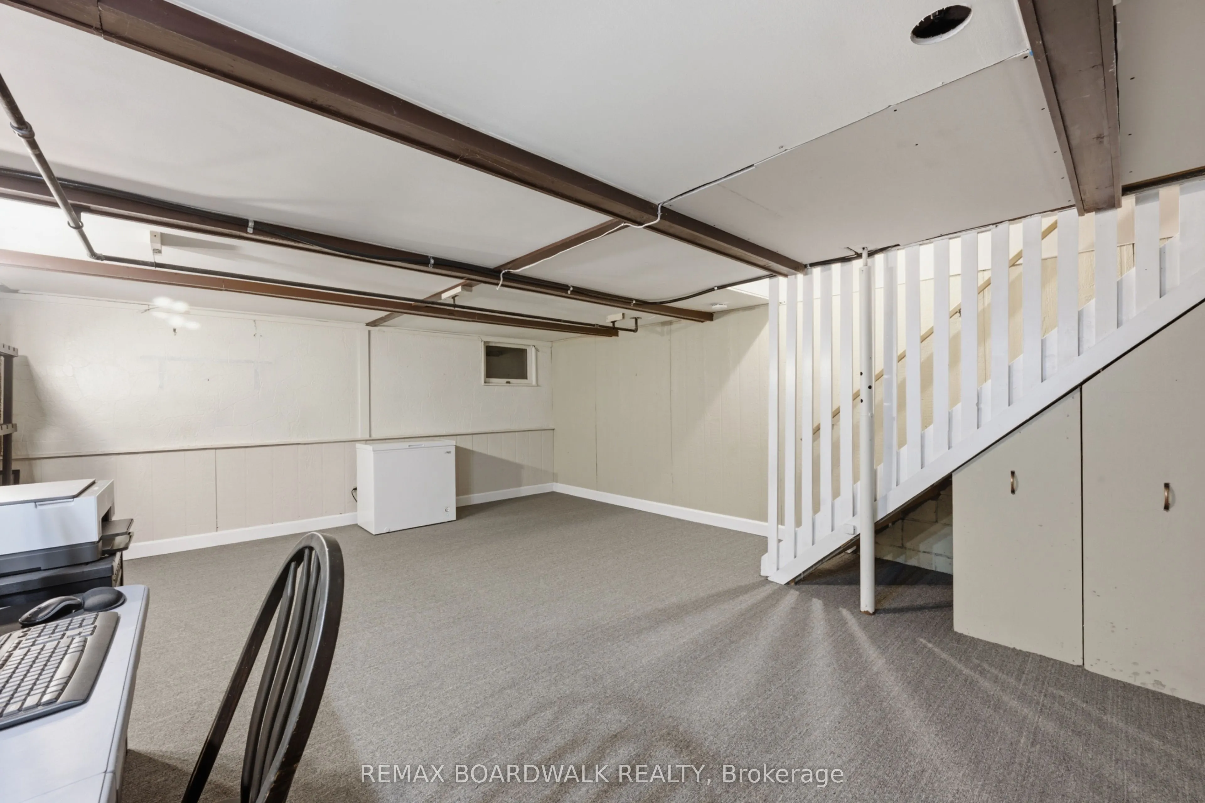 11 Maple Avenue