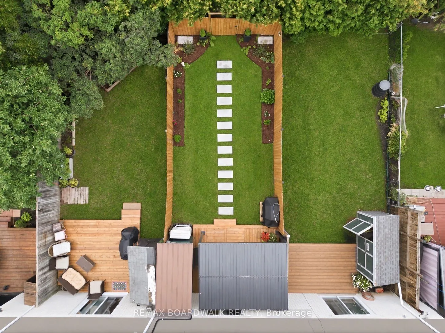 11 Maple Avenue
