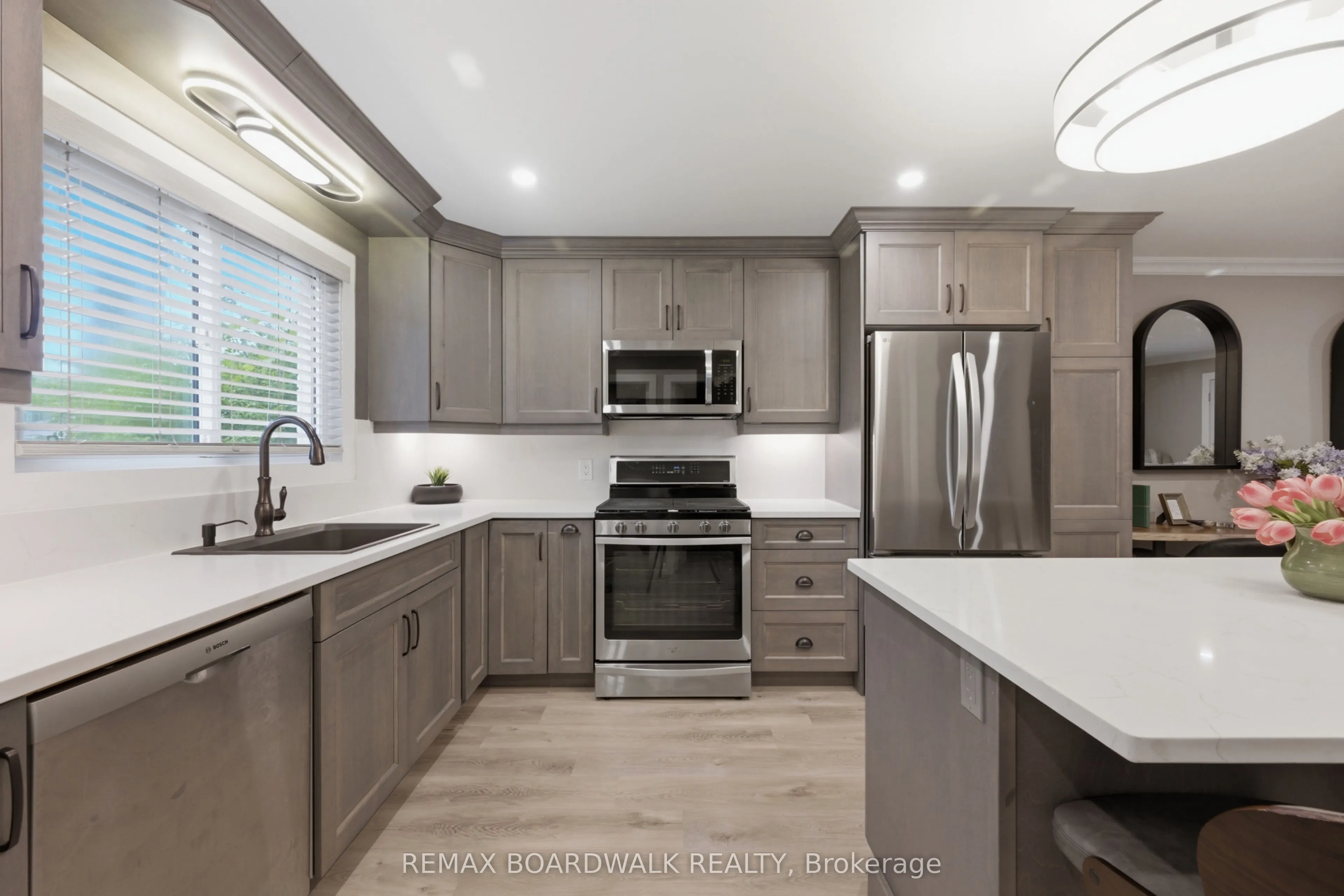 11 Maple Avenue