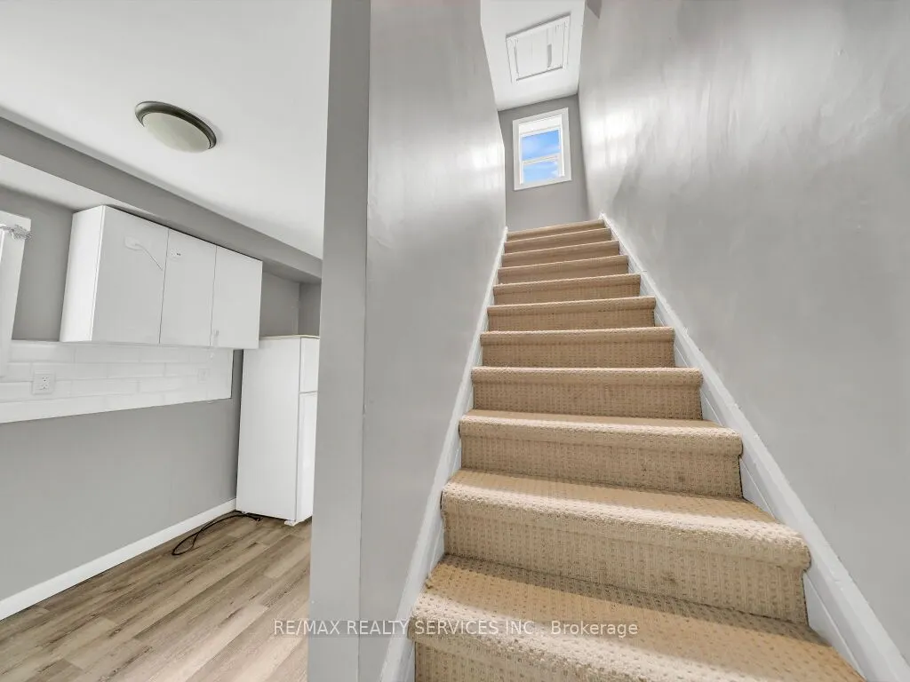 123 Main Street W